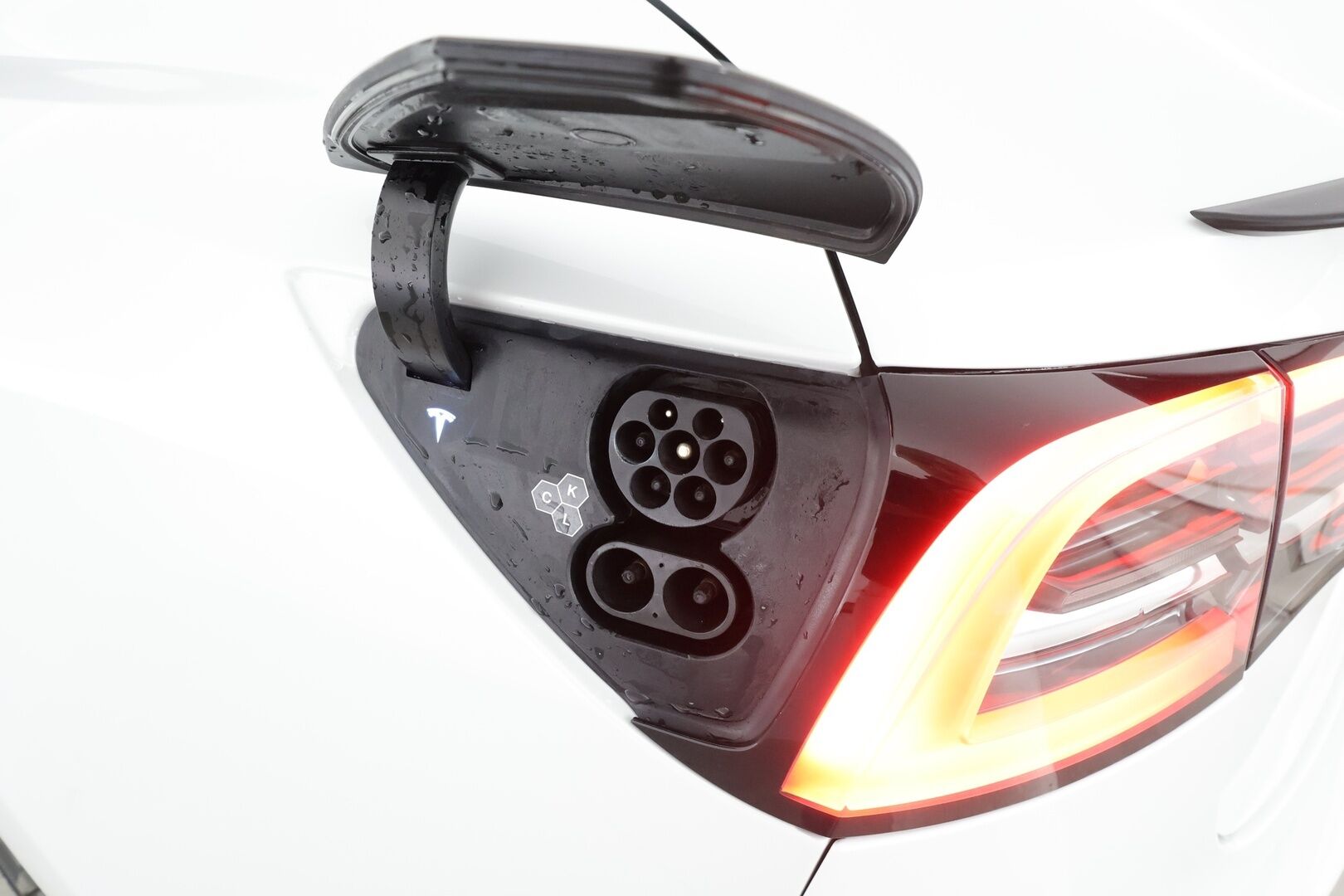 Tesla Model 3 2023 Long-Range RWD * Lasikatto / ILP / ACC / Matrix-LED / Muistipenkki / P.Kamera / Navi / Kaistavahti / Keyless * - 1-om Suomi-auto / Akku kuntotarkastettu / Kahdet renkaat vanteilla