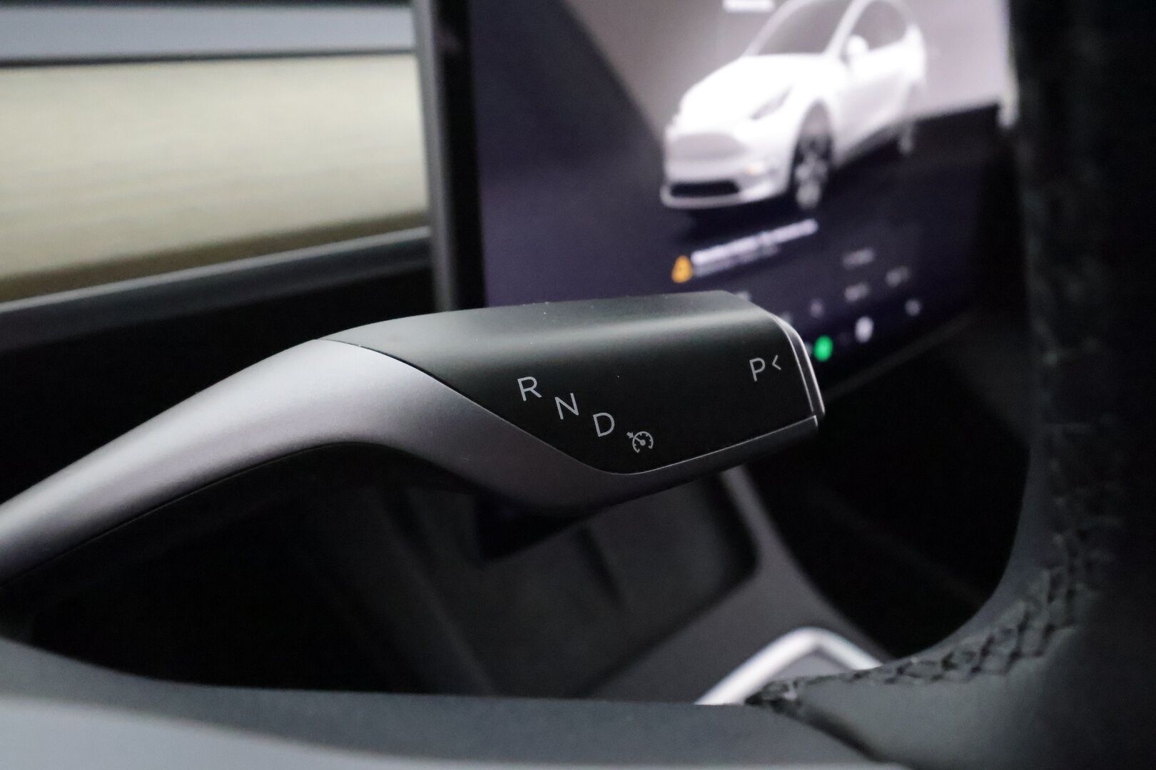 Tesla Model Y 2023 RWD **Lasikatto / ILP / Koukku / ACC / Matrix-LED / P.Kamera / Muistipenkki / Premium Audio / Navi / Kaistavahti** - 3,99 % KORKOTARJOUS TÄHÄN AUTOON 14.9. ASTI! - 1-om Suomi-auto / Kahdet Renkaat