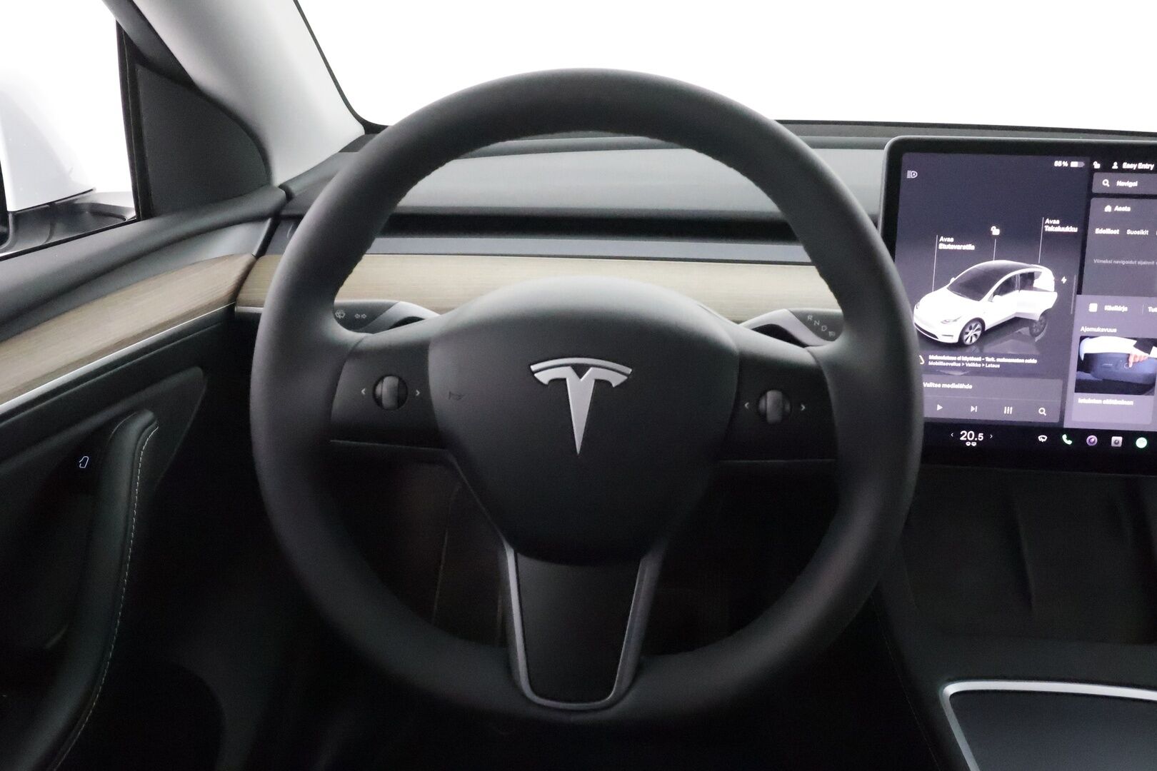 Tesla Model Y 2023 RWD **Lasikatto / ILP / Koukku / ACC / Matrix-LED / P.Kamera / Muistipenkki / Premium Audio / Navi / Kaistavahti** - 3,99 % KORKOTARJOUS TÄHÄN AUTOON 14.9. ASTI! - 1-om Suomi-auto / Kahdet Renkaat