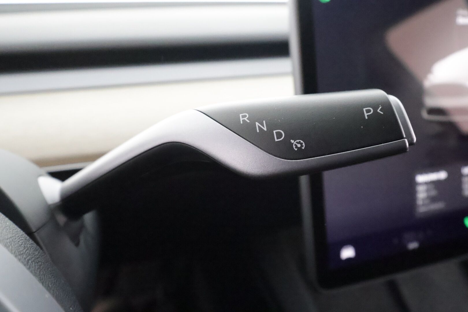 Tesla Model Y 2023 RWD * Koukku / ILP / ACC / Lasikatto / Premium Audio / P.Kamera / Matrix-LED / Muistipenkki / Kaistavahti * - 1-om Suomi-auto / Kahdet renkaat aluvanteilla