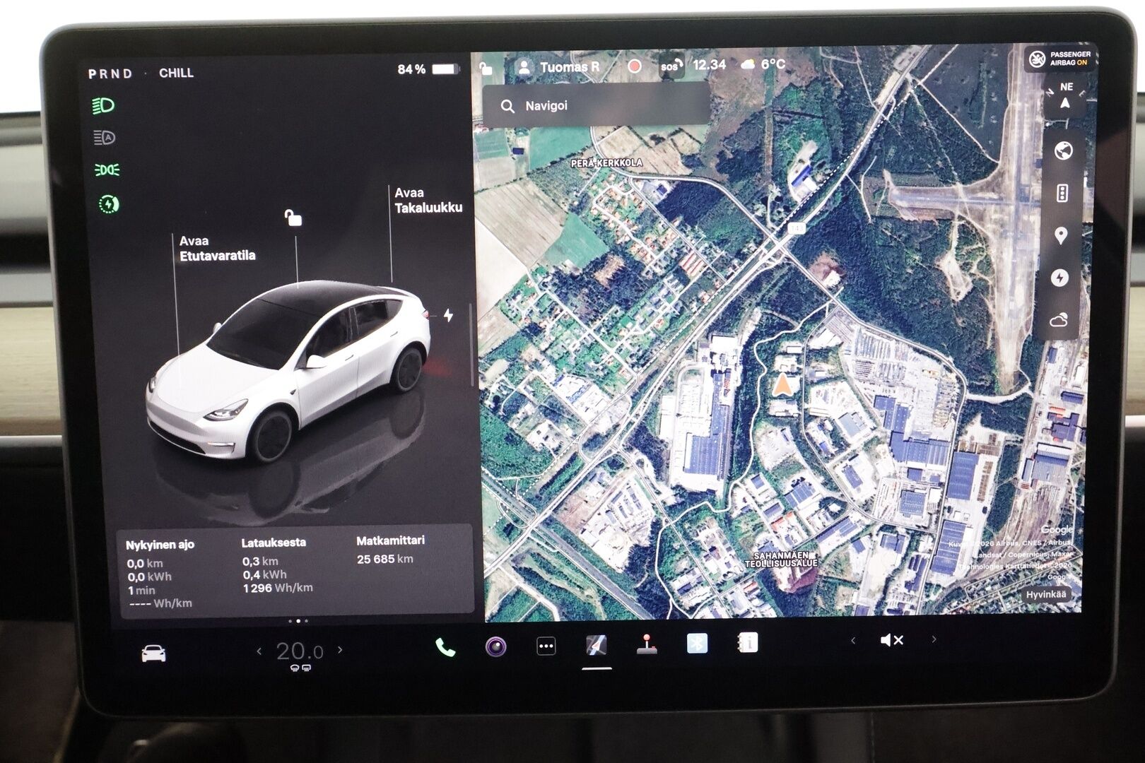 Tesla Model Y 2023 RWD * Koukku / ILP / ACC / Lasikatto / Premium Audio / P.Kamera / Matrix-LED / Muistipenkki / Kaistavahti * - 1-om Suomi-auto / Kahdet renkaat aluvanteilla