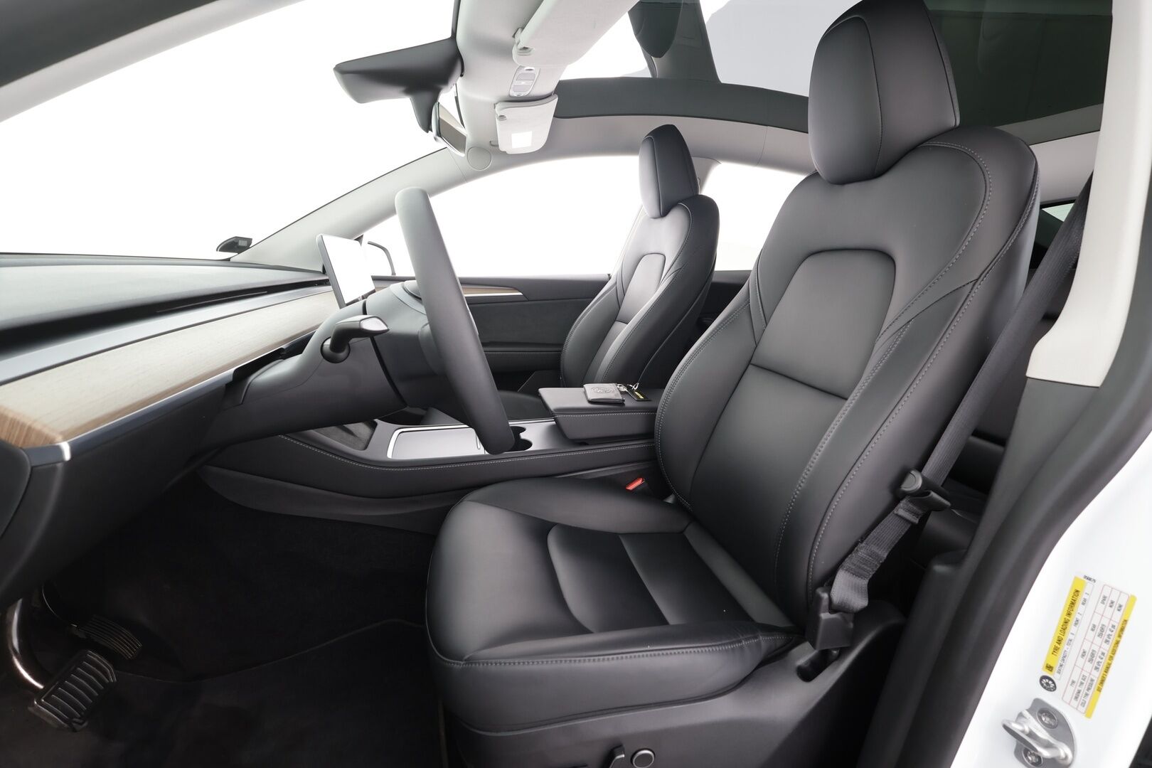 Tesla Model Y 2023 RWD * Koukku / ILP / ACC / Lasikatto / Premium Audio / P.Kamera / Matrix-LED / Muistipenkki / Kaistavahti * - 1-om Suomi-auto / Kahdet renkaat aluvanteilla