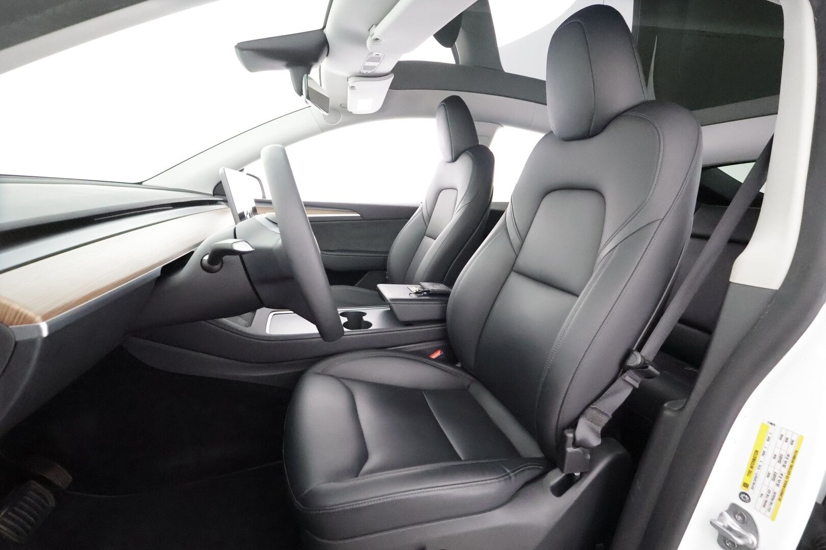 Tesla Model Y 2023 Long Range - | Koukku | ILP | Lasikatto | ACC | Matrix-LED | P.Kamera | Muistipenkki | Premium Audio | Navi | Kaistavahti | Keyless | 1-om Suomi-auto | Kahdet renkaat | 2x Latauskaapelit |
