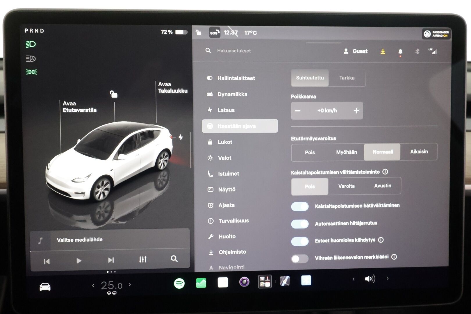 Tesla Model Y 2023 Long Range - | Koukku | ILP | Lasikatto | ACC | Matrix-LED | P.Kamera | Muistipenkki | Premium Audio | Navi | Kaistavahti | Keyless | 1-om Suomi-auto | Kahdet renkaat | 2x Latauskaapelit |