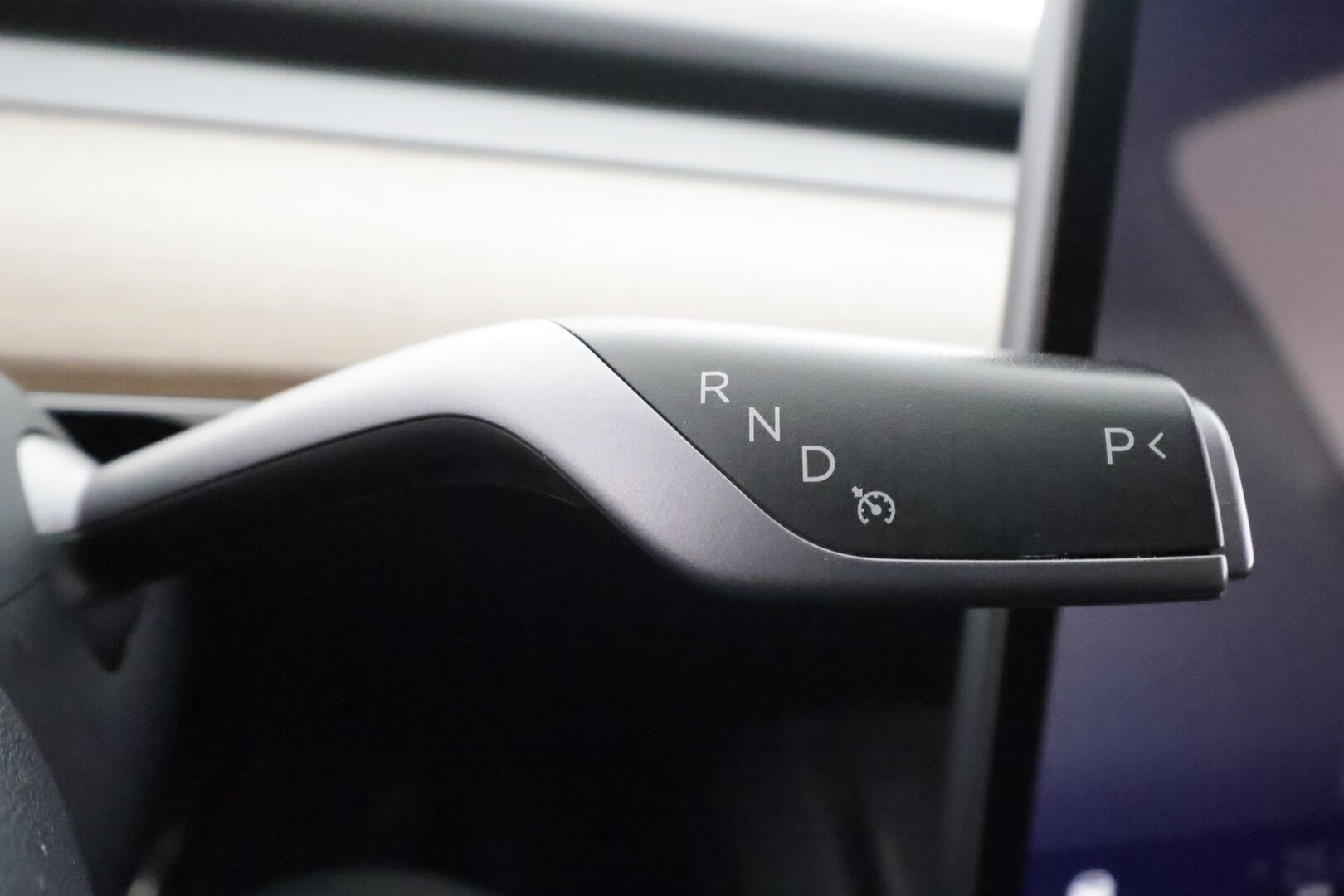 Tesla Model Y 2023 Long Range - | Koukku | ILP | Lasikatto | ACC | Matrix-LED | P.Kamera | Muistipenkki | Premium Audio | Navi | Kaistavahti | Keyless | 1-om Suomi-auto | Kahdet renkaat | 2x Latauskaapelit |