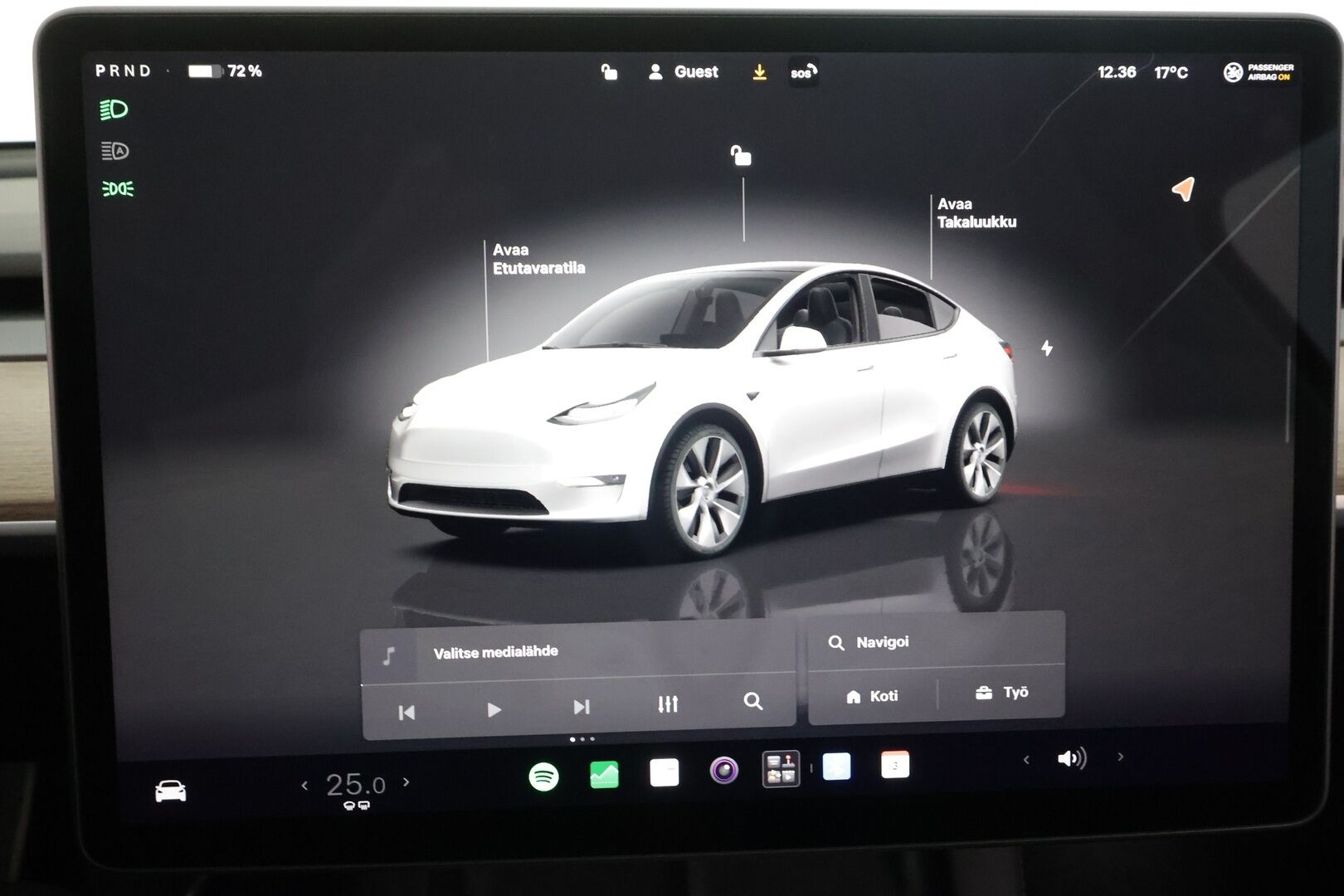 Tesla Model Y 2023 Long Range - | Koukku | ILP | Lasikatto | ACC | Matrix-LED | P.Kamera | Muistipenkki | Premium Audio | Navi | Kaistavahti | Keyless | 1-om Suomi-auto | Kahdet renkaat | 2x Latauskaapelit |