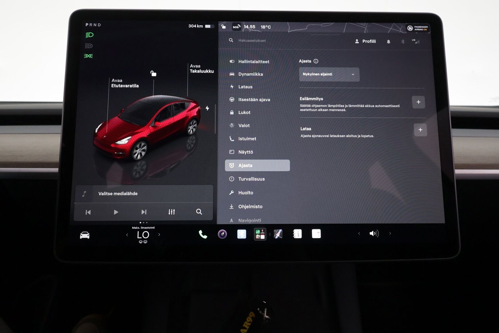 Tesla Model Y 2023 Long Range - | ACC | ILP | Koukku | 1-om suomiauto | Cherry Red | Lasikatto | Matrix | Premium Audio | Muistipenkki | Sähkönahat | Autosteer | 2x renkaat aluin | ALV | 