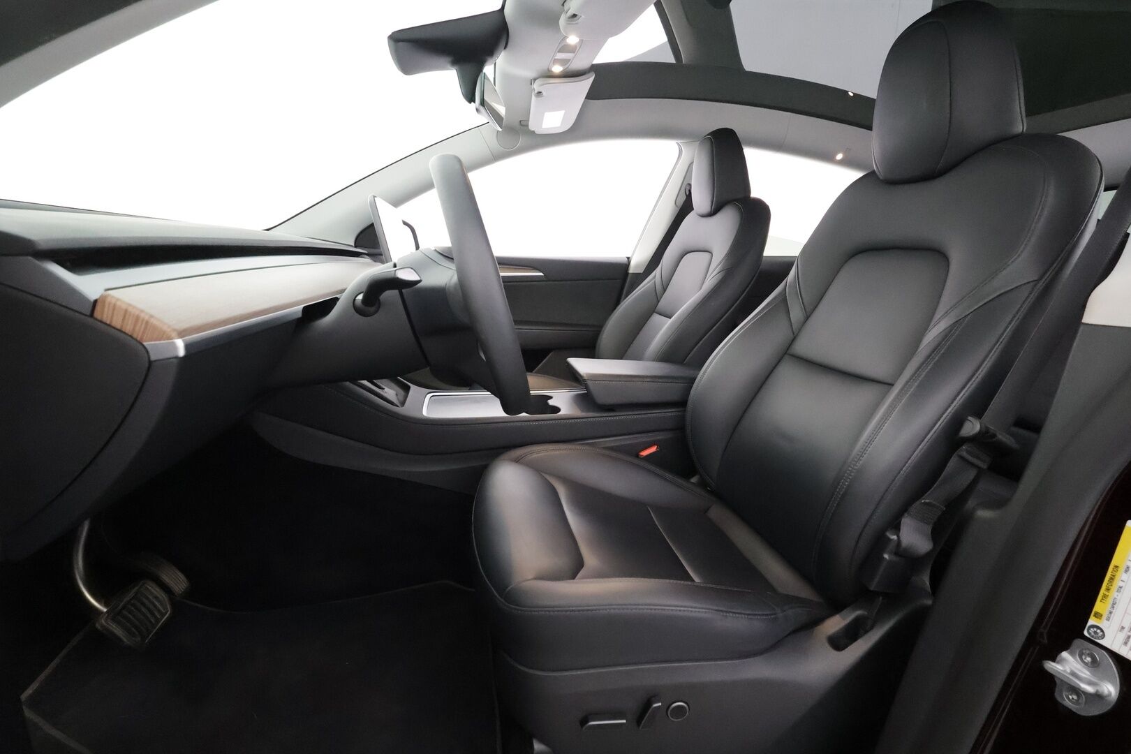 Tesla Model Y 2023 Long Range - | ACC | ILP | Koukku | 1-om suomiauto | Cherry Red | Lasikatto | Matrix | Premium Audio | Muistipenkki | Sähkönahat | Autosteer | 2x renkaat aluin | ALV | 