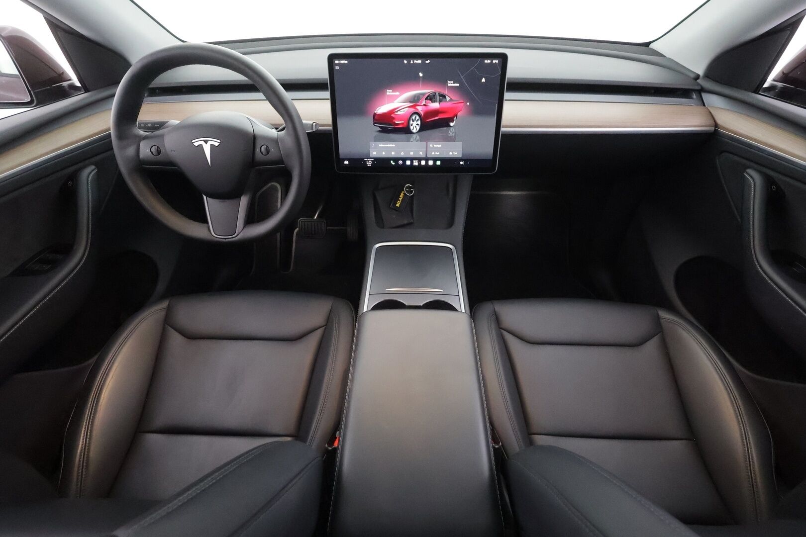 Tesla Model Y 2023 Long Range - | ACC | ILP | Koukku | 1-om suomiauto | Cherry Red | Lasikatto | Matrix | Premium Audio | Muistipenkki | Sähkönahat | Autosteer | 2x renkaat aluin | ALV | 