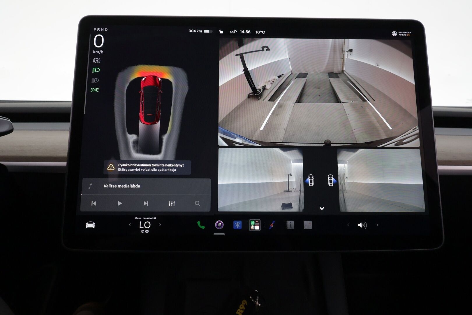Tesla Model Y 2023 Long Range - | ACC | ILP | Koukku | 1-om suomiauto | Cherry Red | Lasikatto | Matrix | Premium Audio | Muistipenkki | Sähkönahat | Autosteer | 2x renkaat aluin | ALV | 