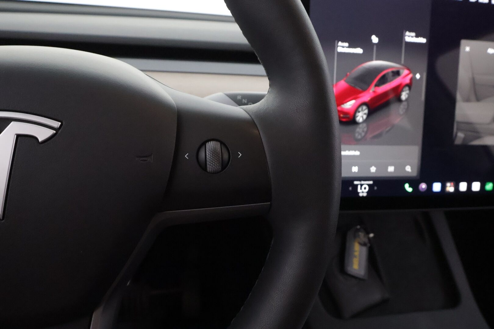 Tesla Model Y 2023 Long Range - | ACC | ILP | Koukku | 1-om suomiauto | Cherry Red | Lasikatto | Matrix | Premium Audio | Muistipenkki | Sähkönahat | Autosteer | 2x renkaat aluin | ALV | 
