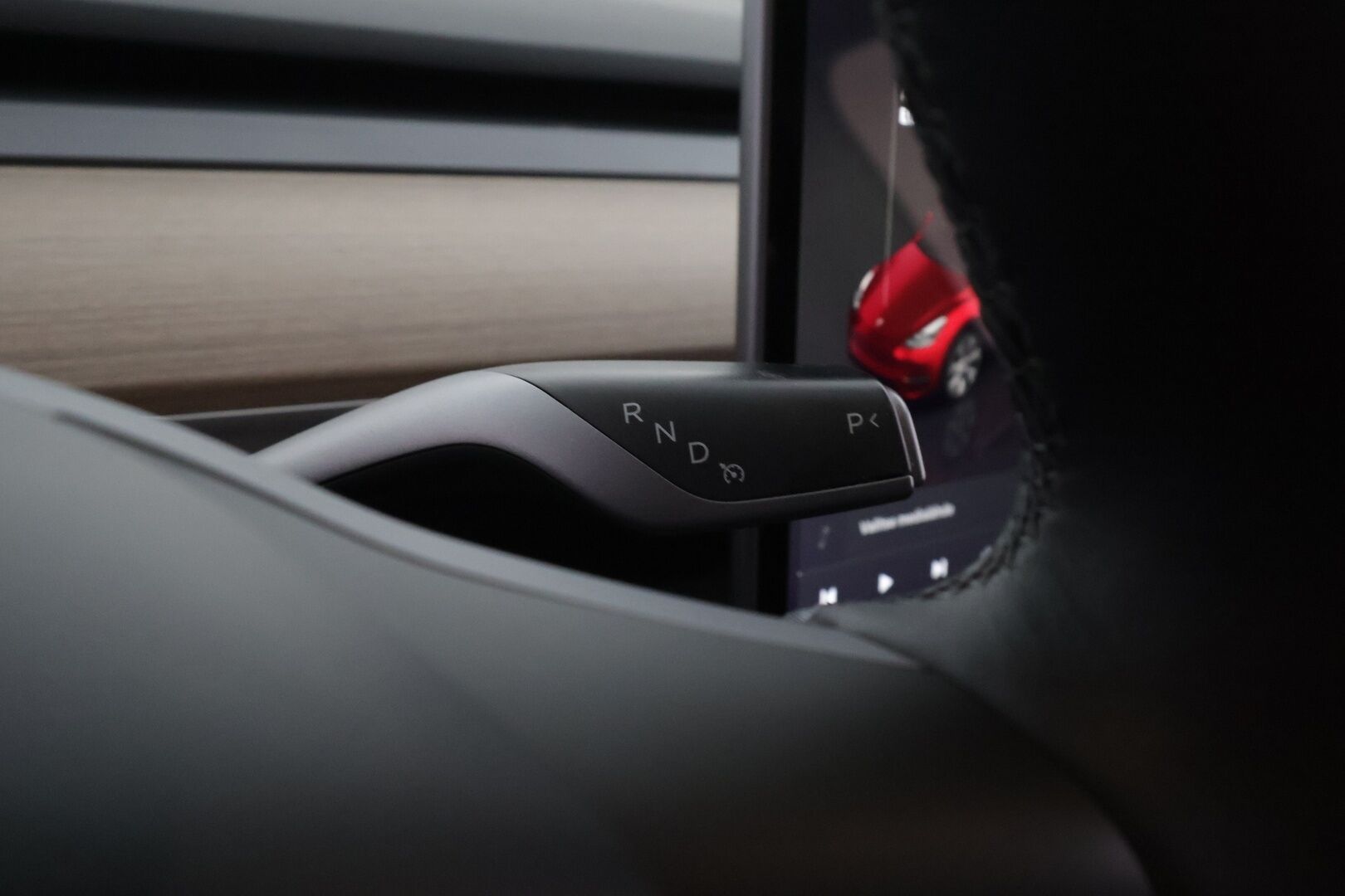 Tesla Model Y 2023 Long Range - | ACC | ILP | Koukku | 1-om suomiauto | Cherry Red | Lasikatto | Matrix | Premium Audio | Muistipenkki | Sähkönahat | Autosteer | 2x renkaat aluin | ALV | 