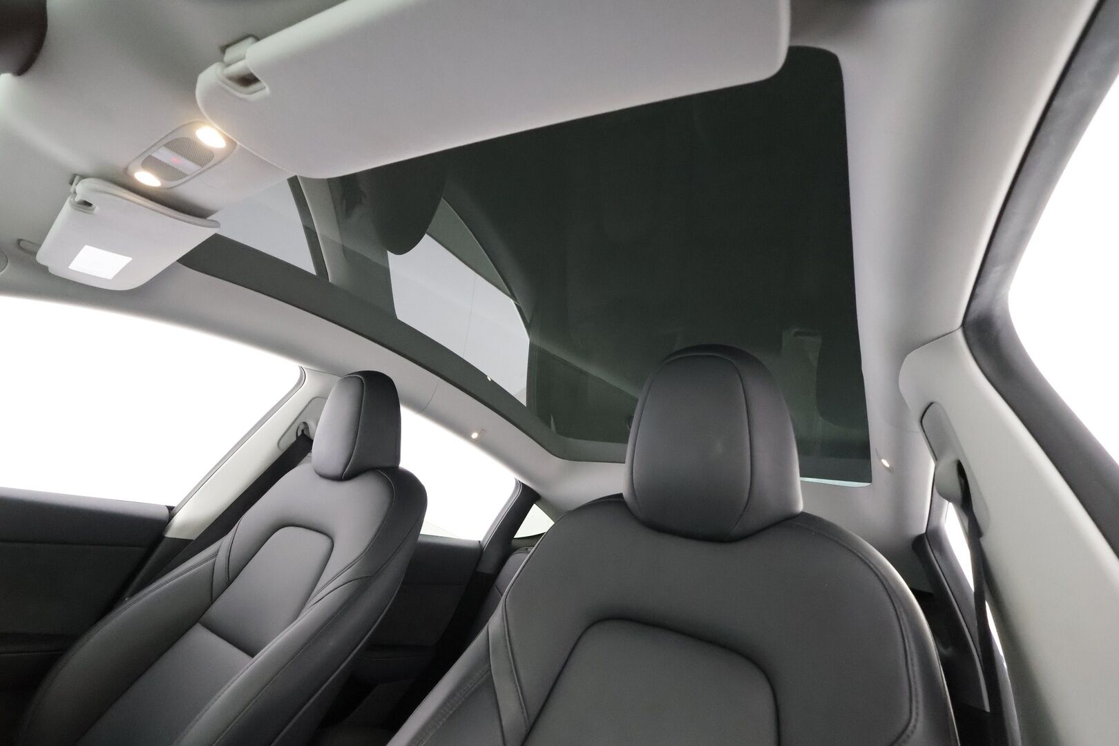 Tesla Model Y 2023 Long Range - | ACC | ILP | Koukku | 1-om suomiauto | Cherry Red | Lasikatto | Matrix | Premium Audio | Muistipenkki | Sähkönahat | Autosteer | 2x renkaat aluin | ALV | 