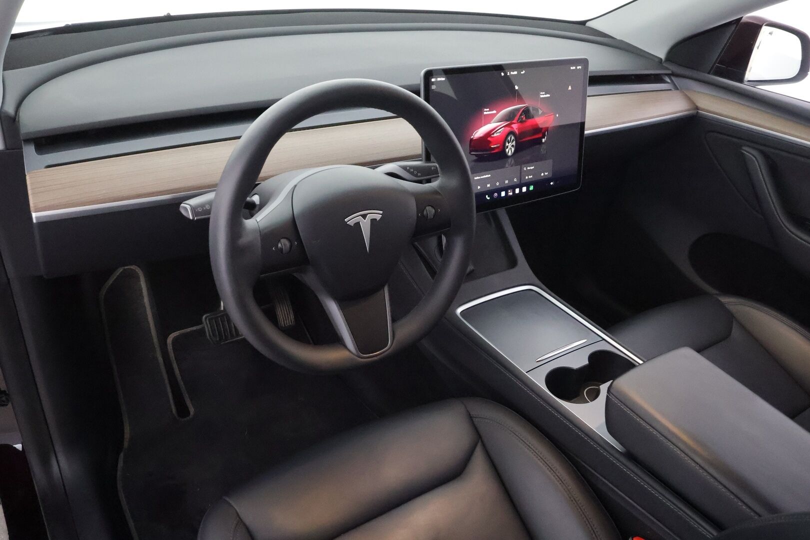 Tesla Model Y 2023 Long Range - | ACC | ILP | Koukku | 1-om suomiauto | Cherry Red | Lasikatto | Matrix | Premium Audio | Muistipenkki | Sähkönahat | Autosteer | 2x renkaat aluin | ALV | 