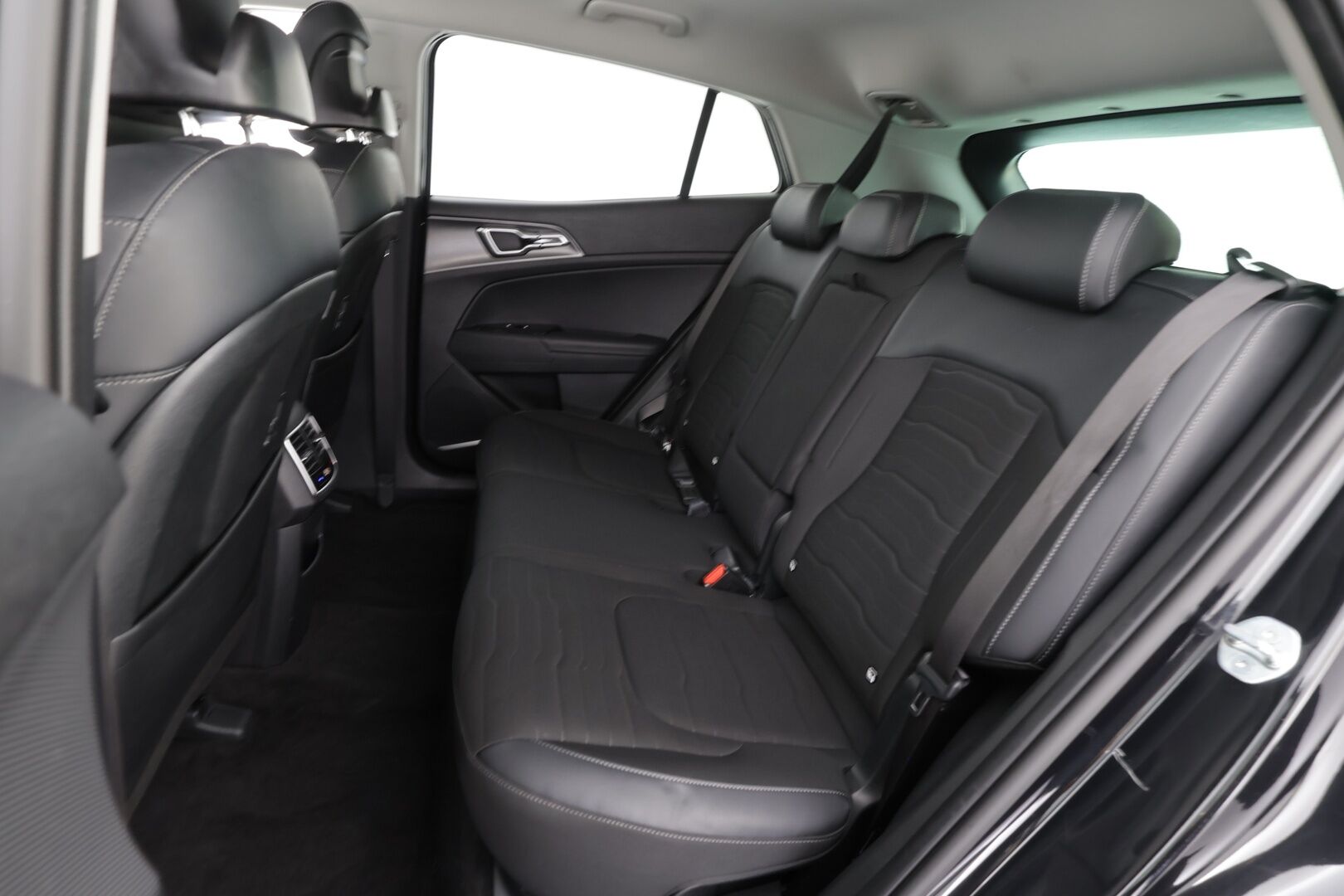 Kia Sportage 2023 1.6 T-GDI AWD Plug-in Hybrid EX AT 265hv Premium * ACC / P.kamera / LED / Navi / Koukku / KeylessGo / Sähköpenkit * - 1.Om Suomi-auto / Akku kuntotarkastettu SoH 98,4% / Kahdet renkaat aluvanteilla 