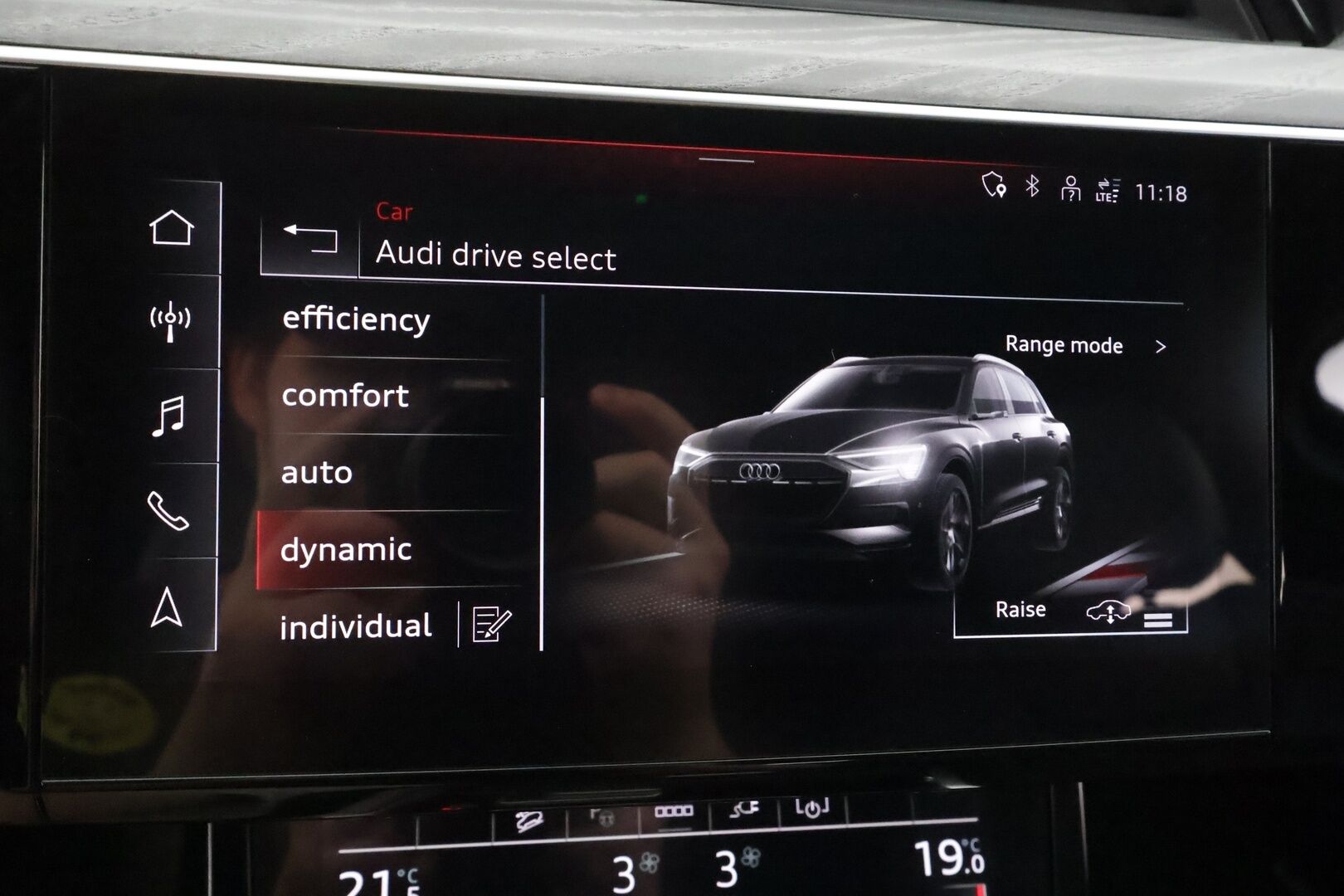 Audi Q8 e-tron 2024 Sportback 55 e-tron quattro - | ACC | Koukku | Matrix | Muistipenkki | Nahka-alcantara sporttipenkit | P.kamera | Keyless | Audi Sound System | 1-om suomiauto | 2x renkaat aluin | 