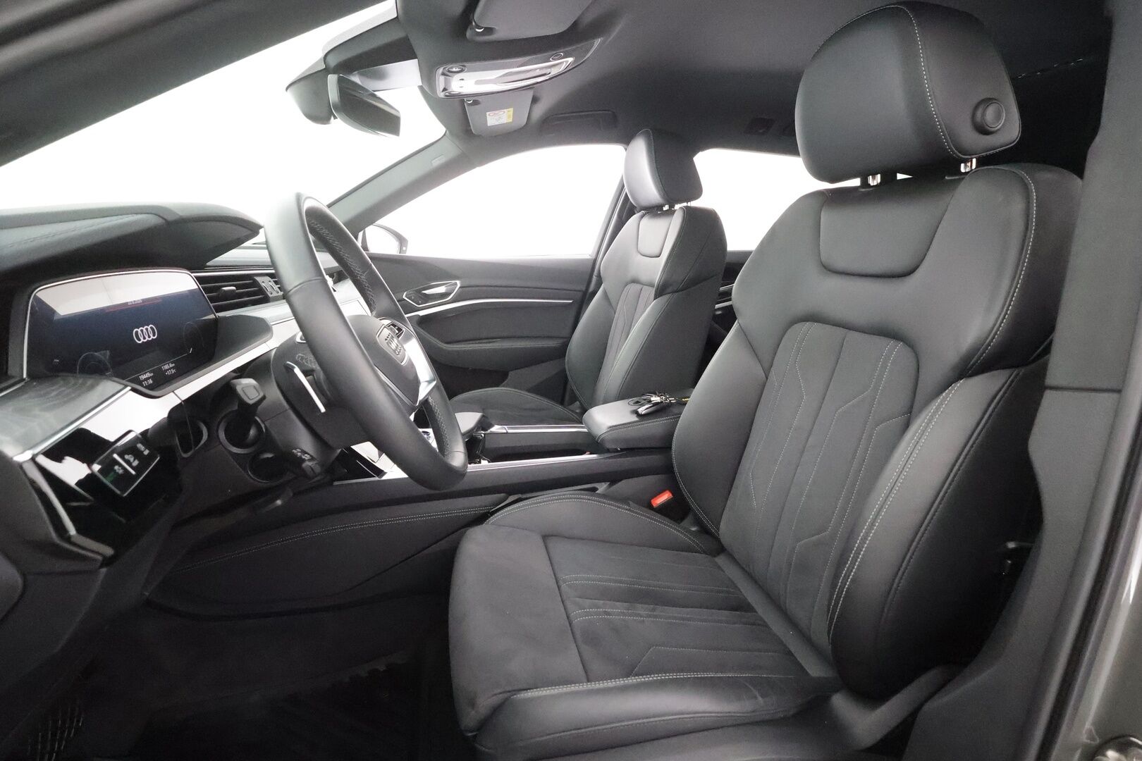 Audi Q8 e-tron 2024 Sportback 55 e-tron quattro - | ACC | Koukku | Matrix | Muistipenkki | Nahka-alcantara sporttipenkit | P.kamera | Keyless | Audi Sound System | 1-om suomiauto | 2x renkaat aluin | 
