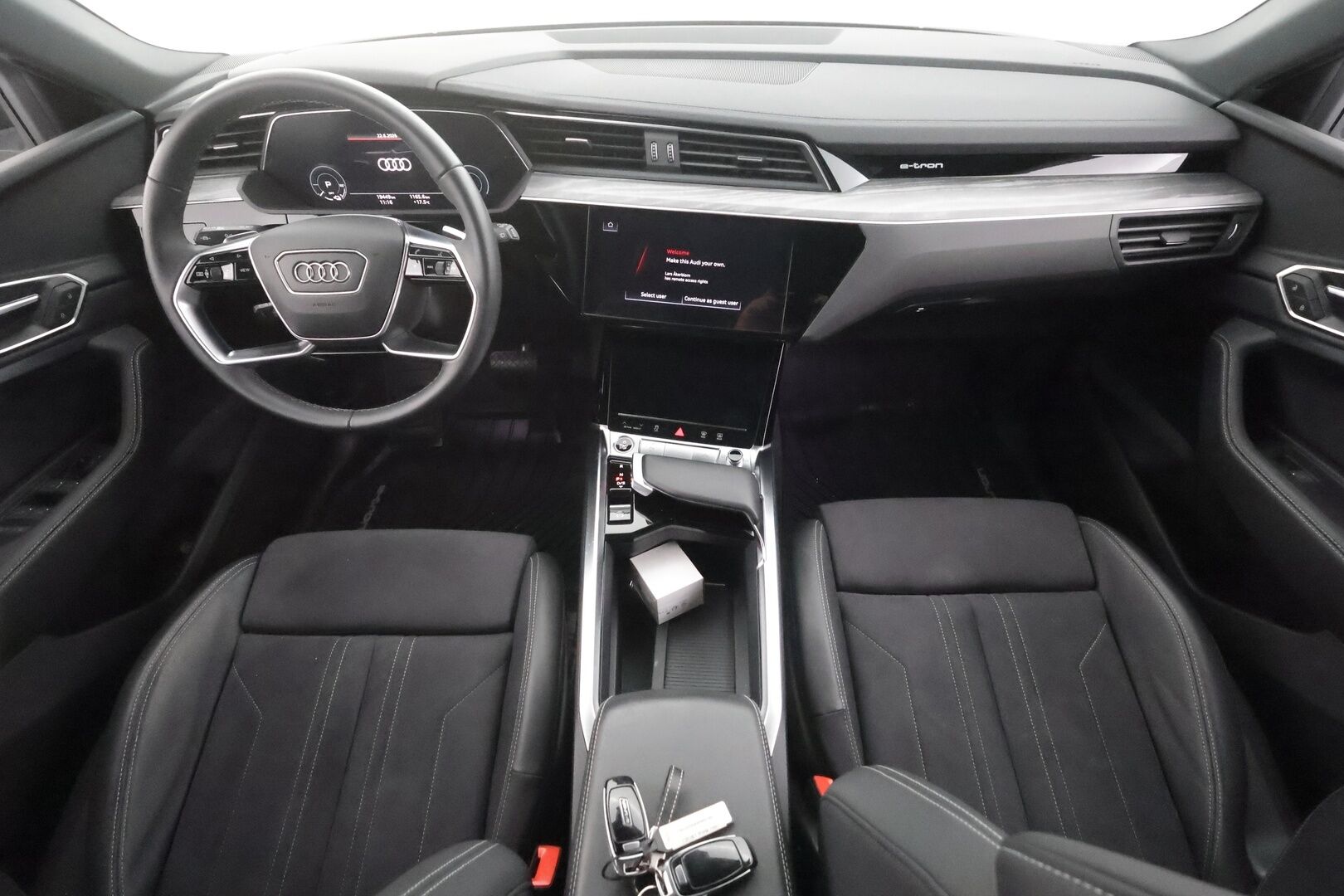 Audi Q8 e-tron 2024 Sportback 55 e-tron quattro - | ACC | Koukku | Matrix | Muistipenkki | Nahka-alcantara sporttipenkit | P.kamera | Keyless | Audi Sound System | 1-om suomiauto | 2x renkaat aluin | 