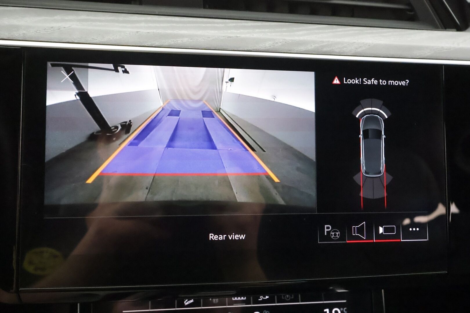 Audi Q8 e-tron 2024 Sportback 55 e-tron quattro - | ACC | Koukku | Matrix | Muistipenkki | Nahka-alcantara sporttipenkit | P.kamera | Keyless | Audi Sound System | 1-om suomiauto | 2x renkaat aluin | 