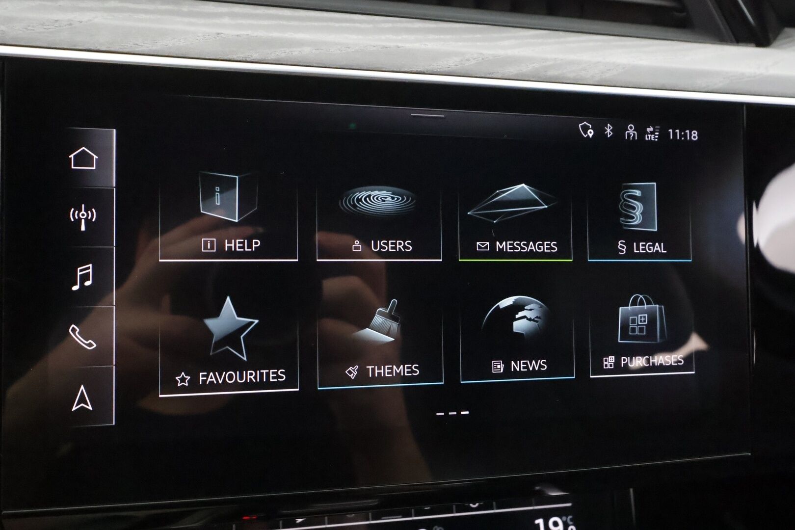 Audi Q8 e-tron 2024 Sportback 55 e-tron quattro - | ACC | Koukku | Matrix | Muistipenkki | Nahka-alcantara sporttipenkit | P.kamera | Keyless | Audi Sound System | 1-om suomiauto | 2x renkaat aluin | 