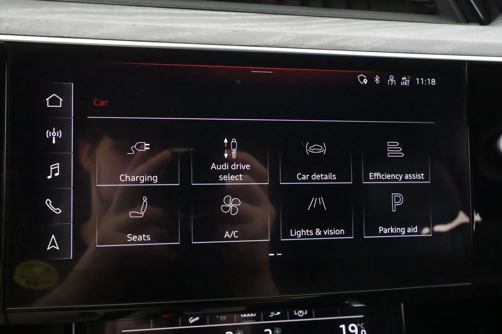 Audi Q8 e-tron 2024 Sportback 55 e-tron quattro - | ACC | Koukku | Matrix | Muistipenkki | Nahka-alcantara sporttipenkit | P.kamera | Keyless | Audi Sound System | 1-om suomiauto | 2x renkaat aluin | 