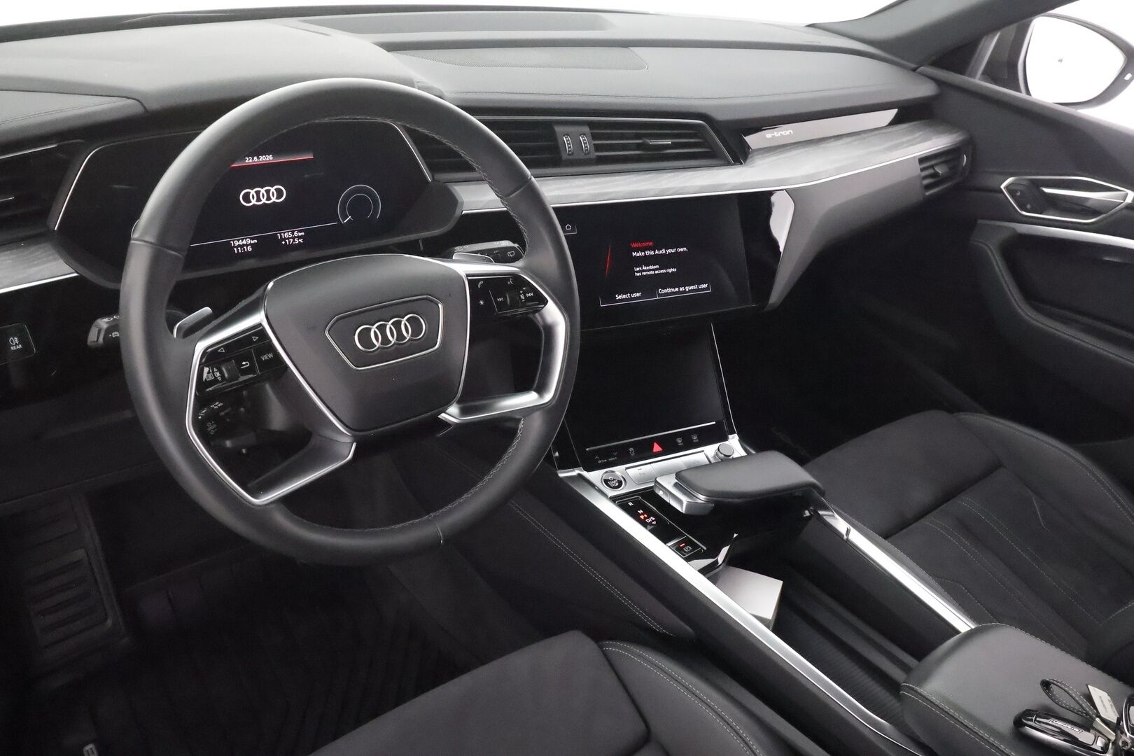 Audi Q8 e-tron 2024 Sportback 55 e-tron quattro - | ACC | Koukku | Matrix | Muistipenkki | Nahka-alcantara sporttipenkit | P.kamera | Keyless | Audi Sound System | 1-om suomiauto | 2x renkaat aluin | 
