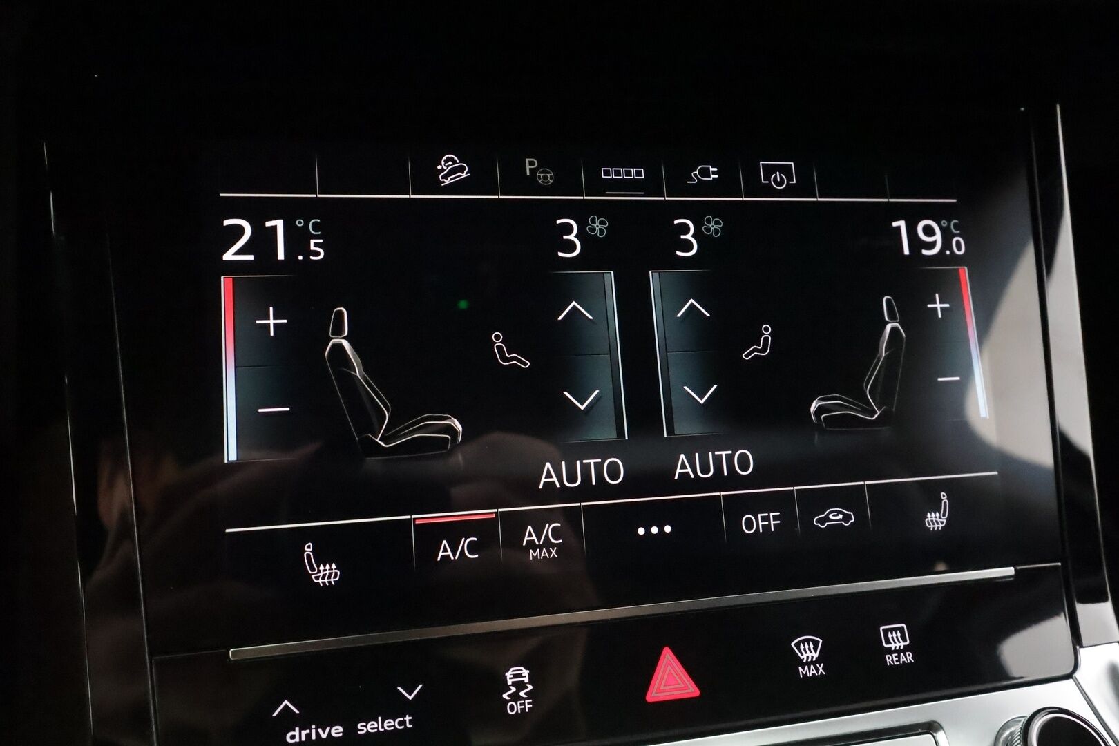 Audi Q8 e-tron 2024 Sportback 55 e-tron quattro - | ACC | Koukku | Matrix | Muistipenkki | Nahka-alcantara sporttipenkit | P.kamera | Keyless | Audi Sound System | 1-om suomiauto | 2x renkaat aluin | 