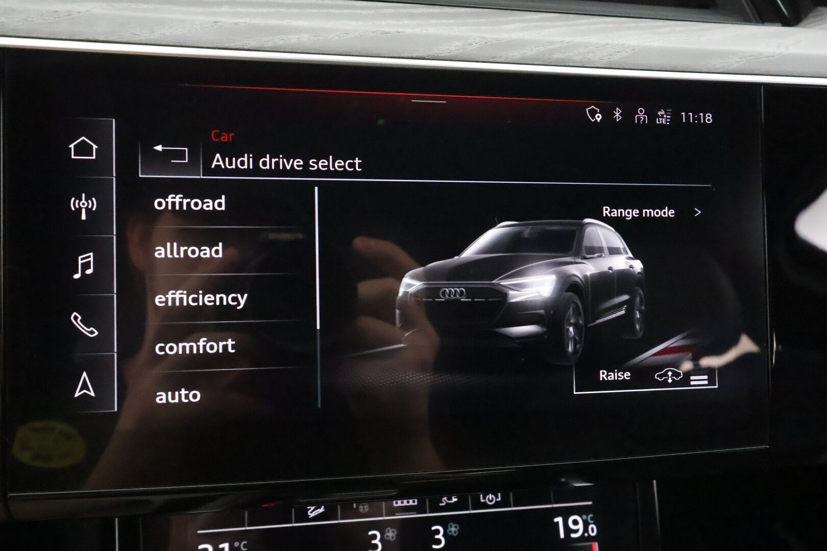 Audi Q8 e-tron 2024 Sportback 55 e-tron quattro - | ACC | Koukku | Matrix | Muistipenkki | Nahka-alcantara sporttipenkit | P.kamera | Keyless | Audi Sound System | 1-om suomiauto | 2x renkaat aluin | 