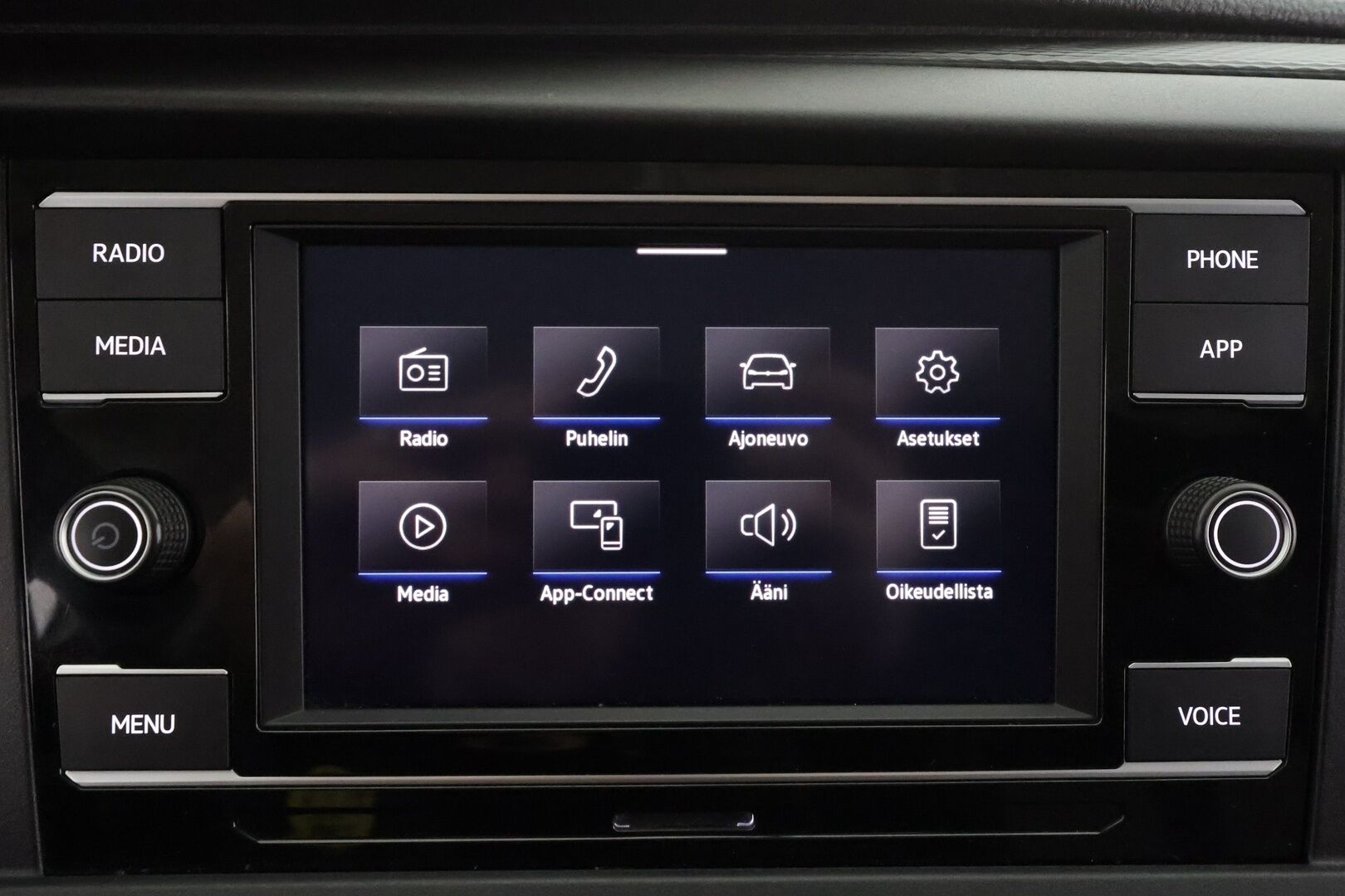 Volkswagen Transporter 2024 2,0 TDI 110 kW 4Motion DSG *ALV / Vakkari / Webasto / P.tutka / Nahat / 2xRenkaat / Ilmastointi / Bluetooth * - Hyvin huollettu Suomiauto kaksilla renkailla ja vanteilla! - HULLUT AVAJAISHULINAT KORKOTARJOUS 3,29 %