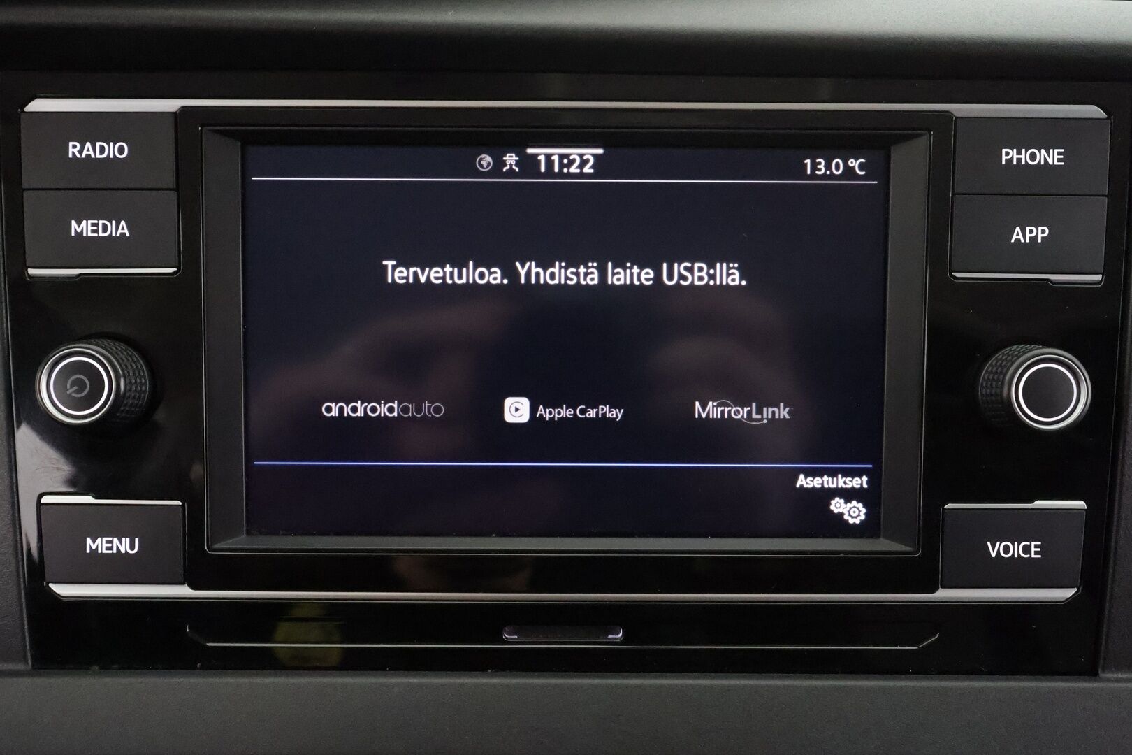 Volkswagen Transporter 2024 2,0 TDI 110 kW 4Motion DSG * Vakkari / Webasto / P.tutka / Nahat / 2xRenkaat / Ilmastointi / Bluetooth * - Hyvin huollettu Suomiauto kaksilla renkailla ja vanteilla!