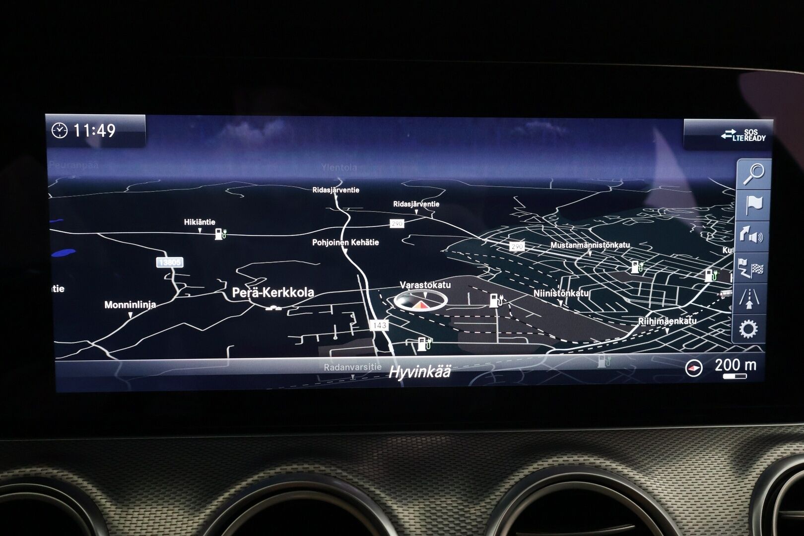 Mercedes-Benz E 2020 300 de T A Business Edition AMG EQ Power * Distronic / Multibeam / 360 / Burmester / Sportpenkit / Navi / Kaistavahti * - Widescreen / Kahdet renkaat aluvanteilla