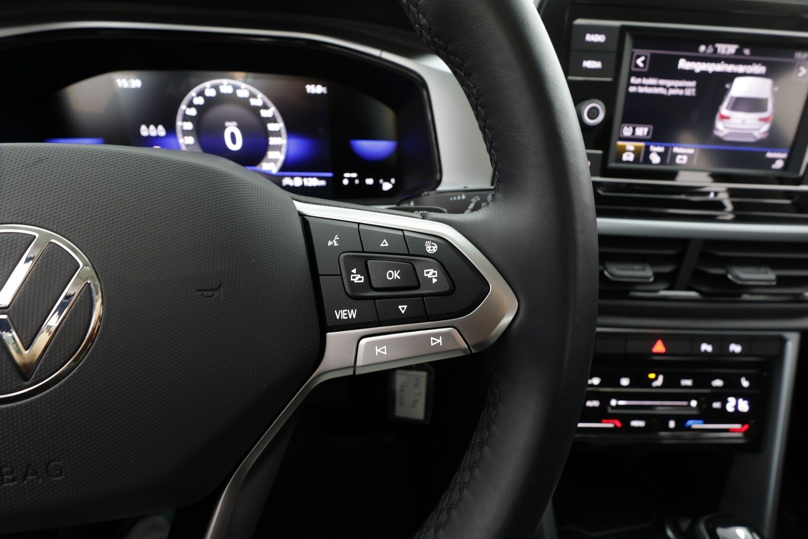 Volkswagen T-Roc 2024 Comfort Business Limited 1,5 TSI EVO 110 kW DSG * Webasto / ACC / LED / P.Kamera / Kaistavahti / Digimittaristo * - *1-om Suomi-auto / Kahdet renkaat & vanteet!*