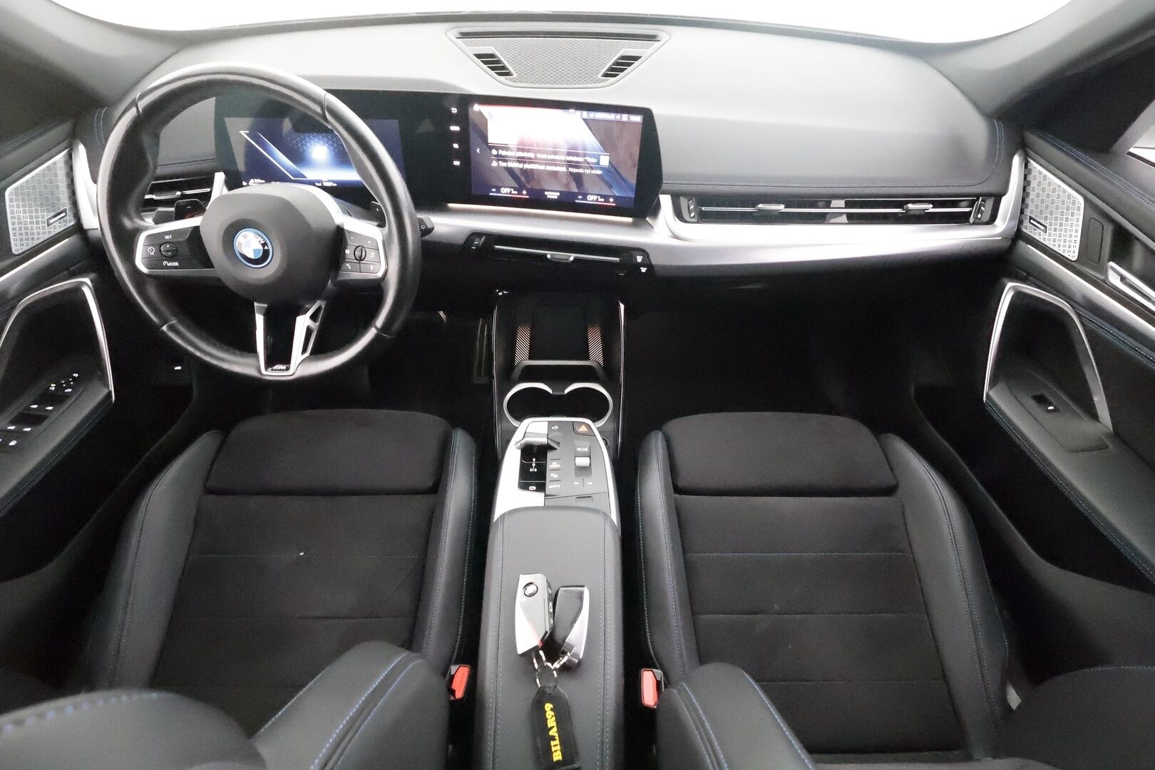 BMW X1 2024 U11 25e xDrive Charged Edition M Sport - | ACC | Lisälämmitin | Harman/Kardon | Vetokoukku | Peruutuskamera | Comfort Access | Adapt.Led | 1.Om suomi-auto | Merkkihuollettu | Kahdet Renkaat |