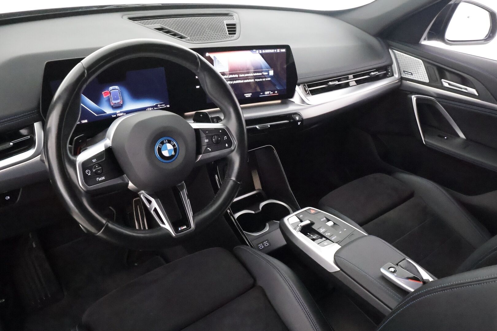 BMW X1 2024 U11 25e xDrive Charged Edition M Sport - | ACC | Lisälämmitin | Harman/Kardon | Vetokoukku | Peruutuskamera | Comfort Access | Adapt.Led | 1.Om suomi-auto | Merkkihuollettu | Kahdet Renkaat |