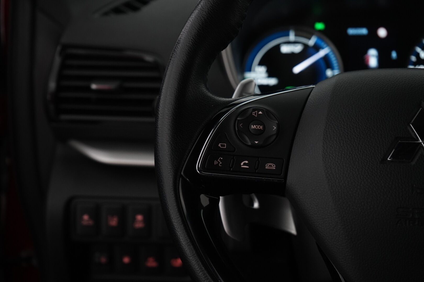 Mitsubishi Eclipse Cross 2022 2.4 PHEV Intense 4WD *Acc / 360 Kamera / Koukku / Keyless / Bliss / Nav / Ratinlämmitin* - Kahdet vanteet / Merkkihuollettu / Viimeisin huolto 48tkm 