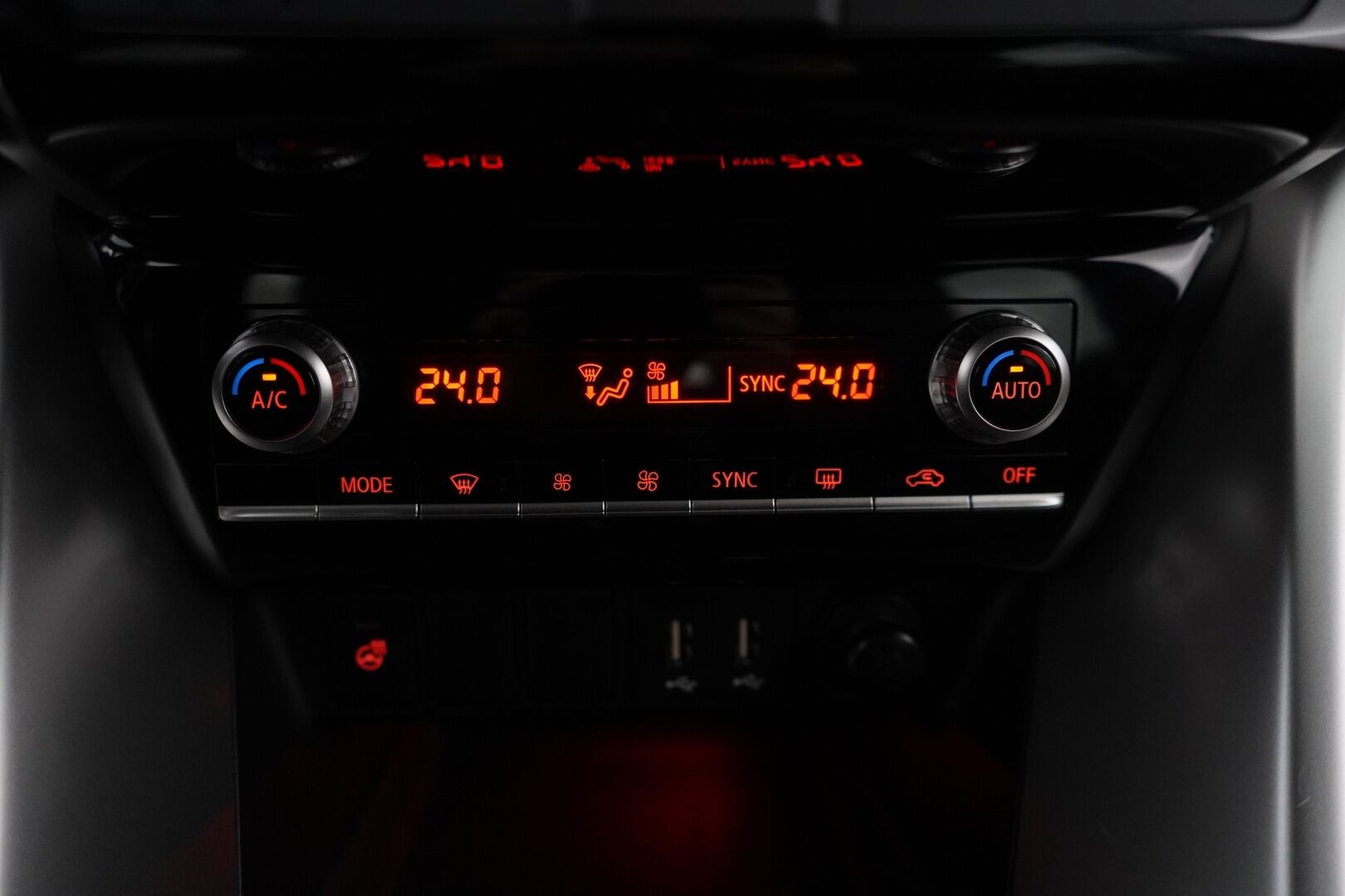Mitsubishi Eclipse Cross 2022 2.4 PHEV Intense 4WD *Acc / 360 Kamera / Koukku / Keyless / Bliss / Nav / Ratinlämmitin* - Kahdet vanteet / Merkkihuollettu / Viimeisin huolto 48tkm 