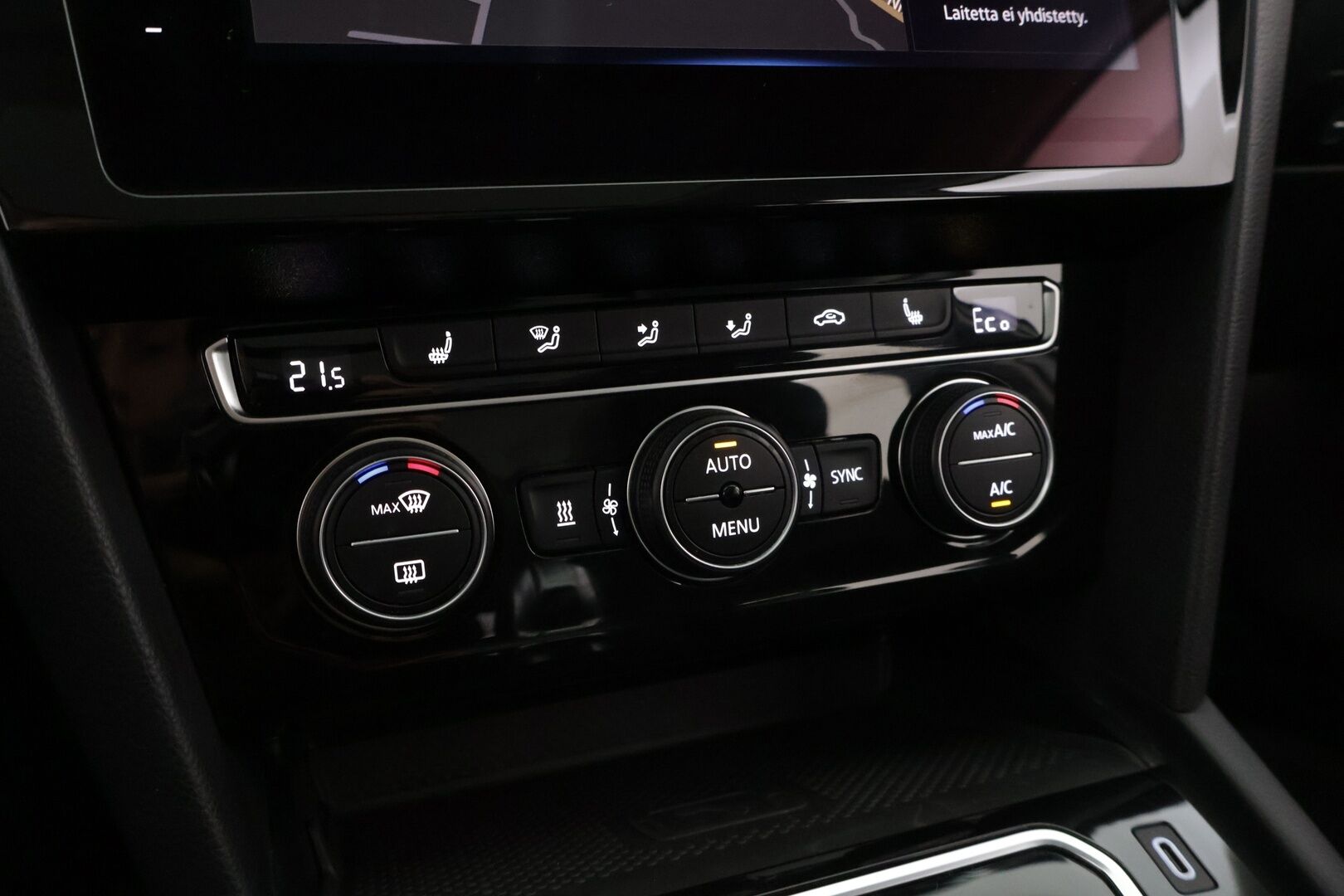 Volkswagen Passat 2020 13 kWh, GTE Plug-In Hybrid 160kw * Panorama / IQ LED / Adapt.Vakkari / Lane Assist / Ratinlämmitys / Dynaamiset vilkut / Koukku * - * Kahdet renkaat / Huippu varusteet *