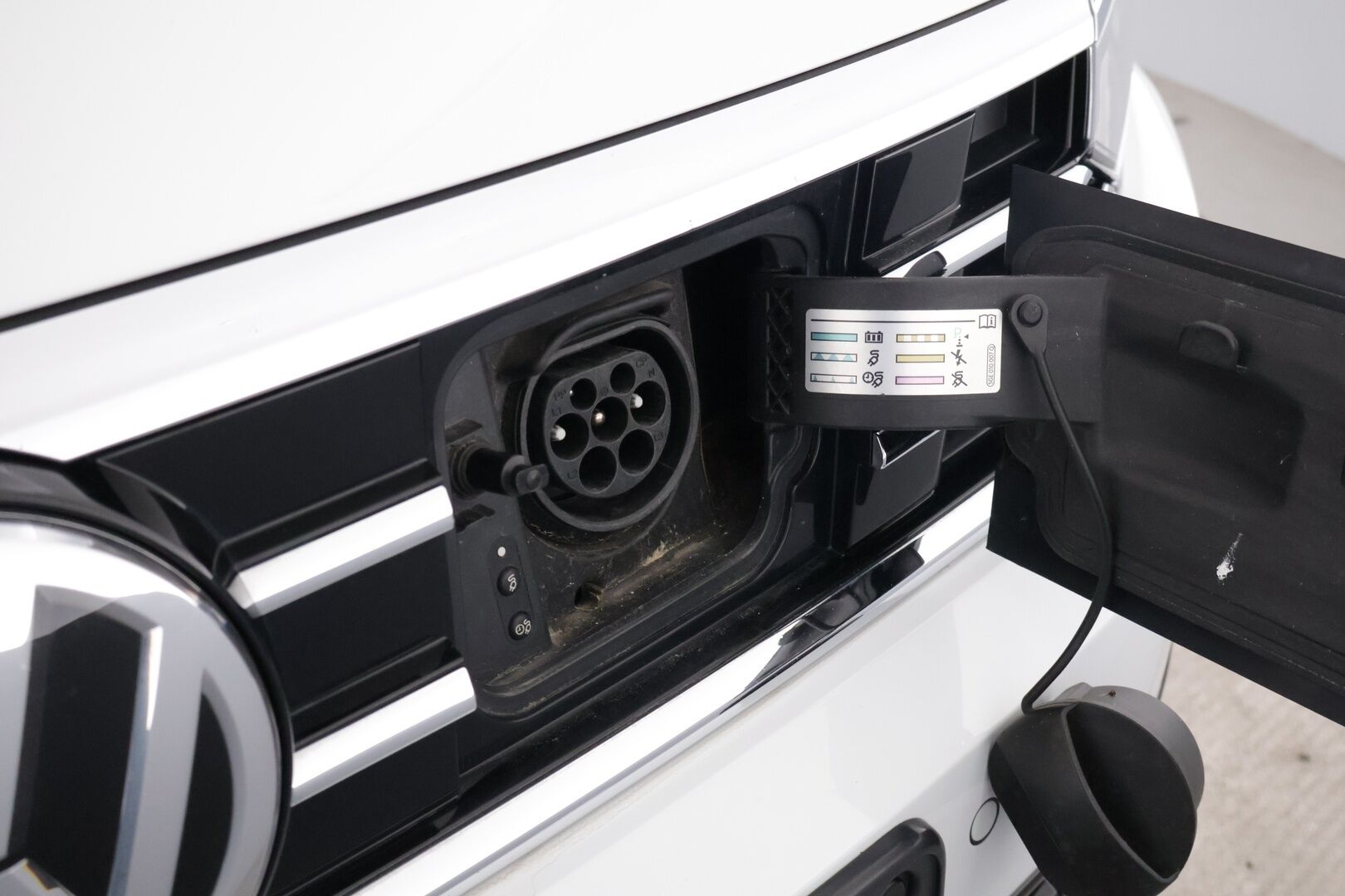 Volkswagen Passat 2020 13 kWh, GTE Plug-In Hybrid 160kw * Panorama / IQ LED / Adapt.Vakkari / Lane Assist / Ratinlämmitys / Dynaamiset vilkut / Koukku * - * Kahdet renkaat / Huippu varusteet *