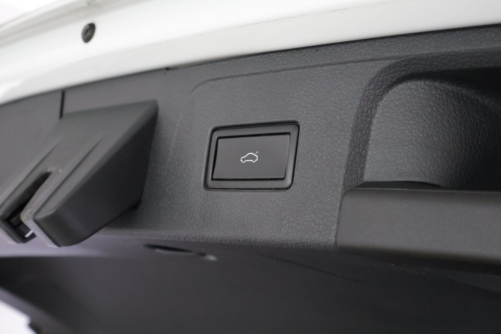 Volkswagen Passat 2020 13 kWh, GTE Plug-In Hybrid 160kw * Panorama / IQ LED / Adapt.Vakkari / Lane Assist / Ratinlämmitys / Dynaamiset vilkut / Koukku * - * Kahdet renkaat / Huippu varusteet *