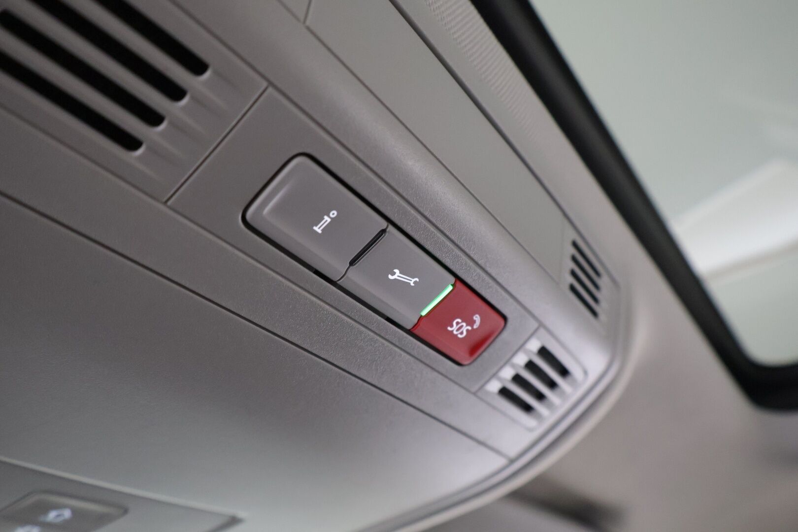 Volkswagen Passat 2020 13 kWh, GTE Plug-In Hybrid 160kw * Panorama / IQ LED / Adapt.Vakkari / Lane Assist / Ratinlämmitys / Dynaamiset vilkut / Koukku * - * Kahdet renkaat / Huippu varusteet *