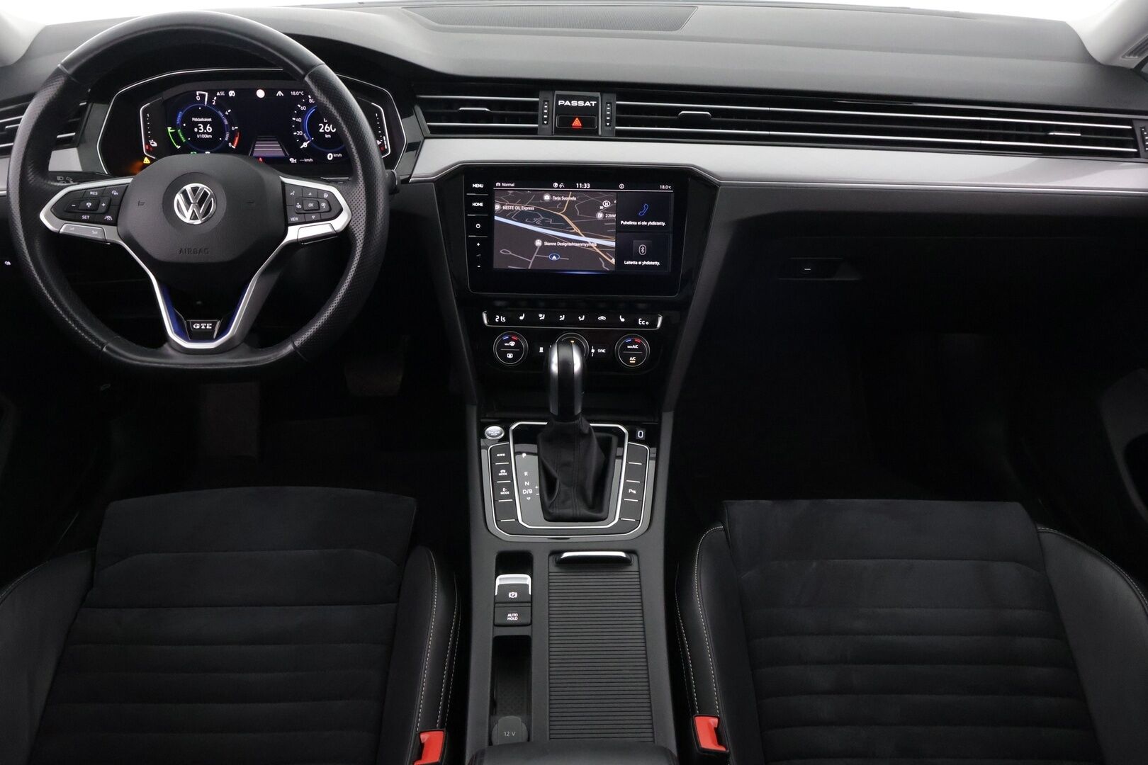Volkswagen Passat 2020 13 kWh, GTE Plug-In Hybrid 160kw * Panorama / IQ LED / Adapt.Vakkari / Lane Assist / Ratinlämmitys / Dynaamiset vilkut / Koukku * - * Kahdet renkaat / Huippu varusteet *