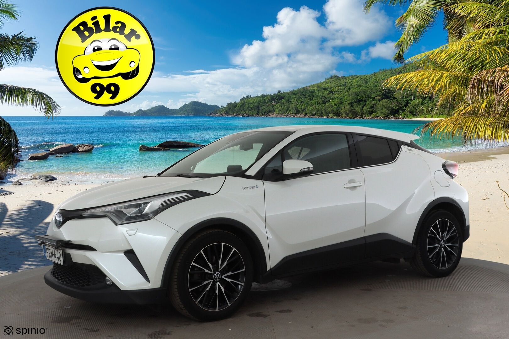Toyota C-HR 2019 1,8 Hybrid Style * ACC / P.kamera / LED / Navi / JBL / Koukku / Nahat / KeylessGo * - Kahdet renkaat aluvanteilla