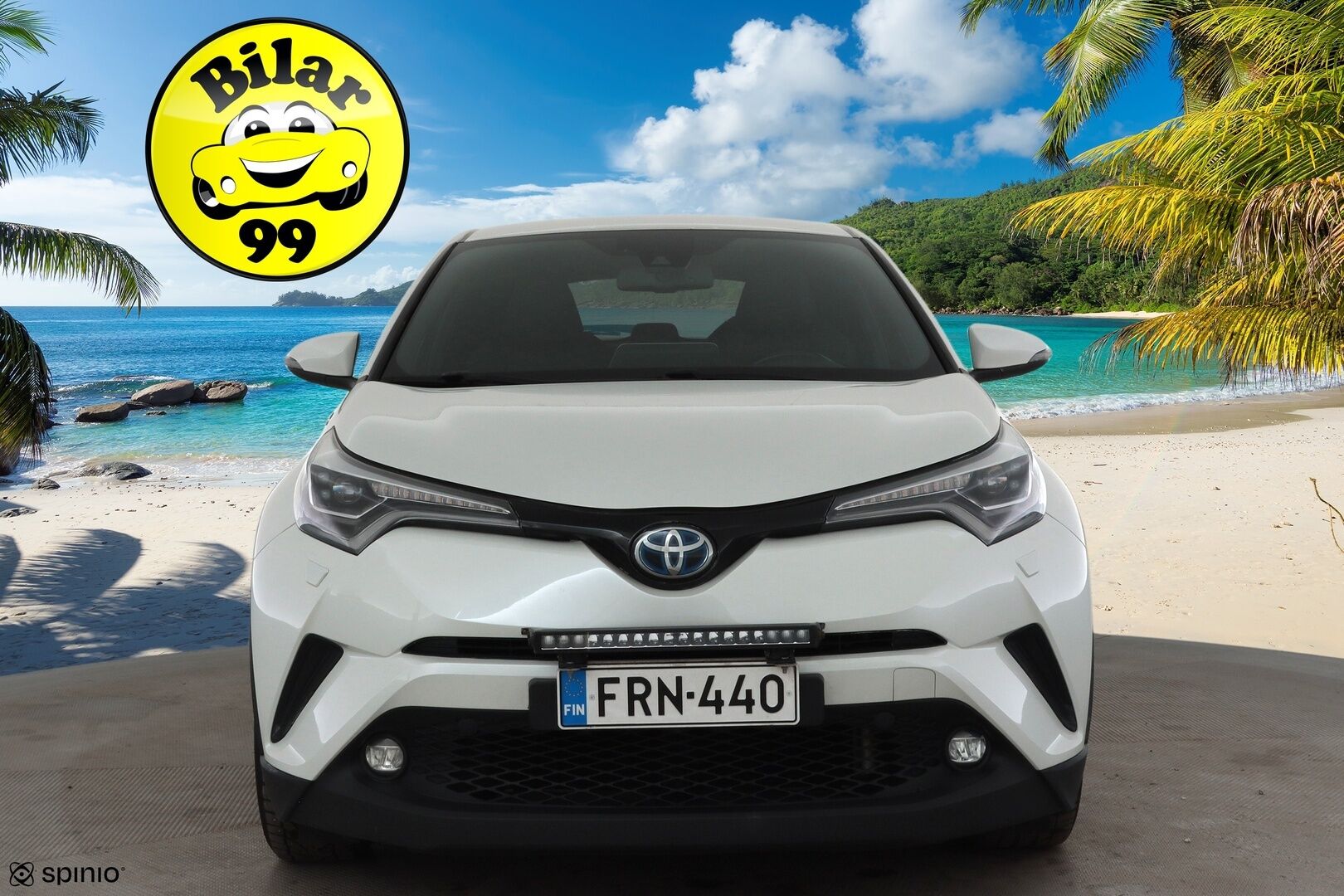 Toyota C-HR 2019 1,8 Hybrid Style * ACC / P.kamera / LED / Navi / JBL / Koukku / Nahat / KeylessGo * - Kahdet renkaat aluvanteilla