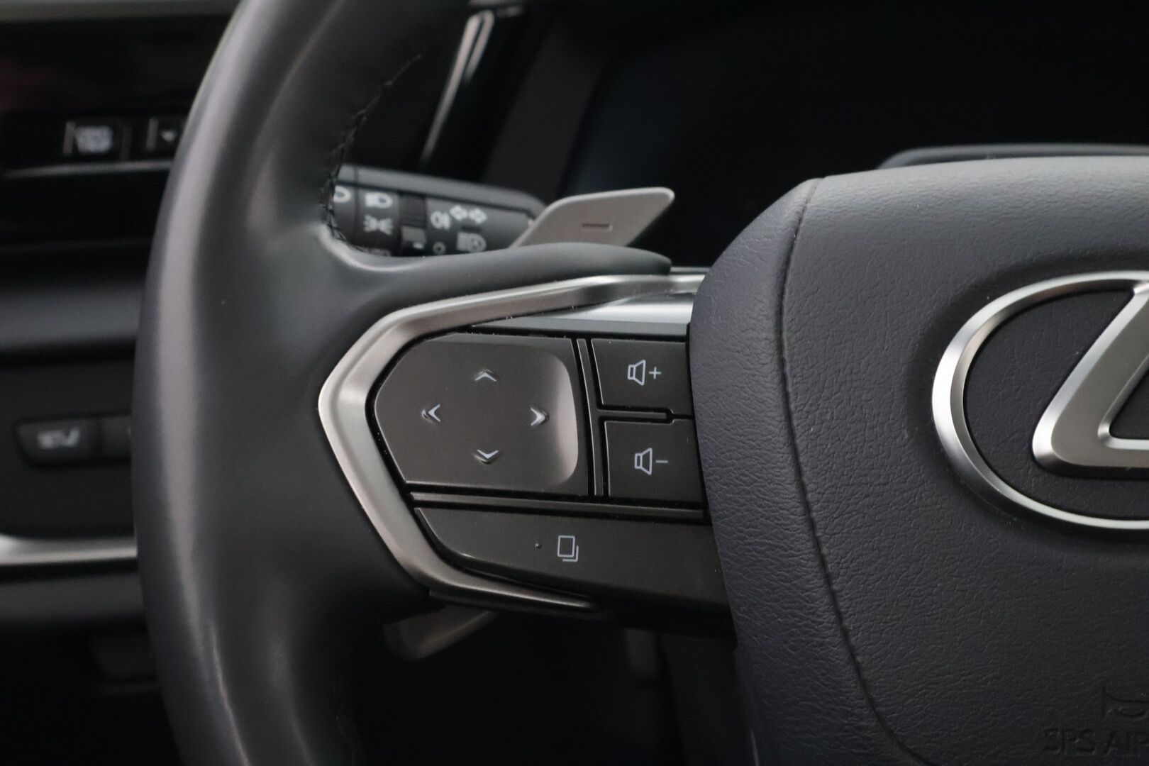 Lexus RZ 2023 450e AWD Luxury - Adapt.Vakkari | Vetokoukku | Mark&Levinson | Himmentävä Panorama | HUD | Ilmastoidut Penkit | Upea
