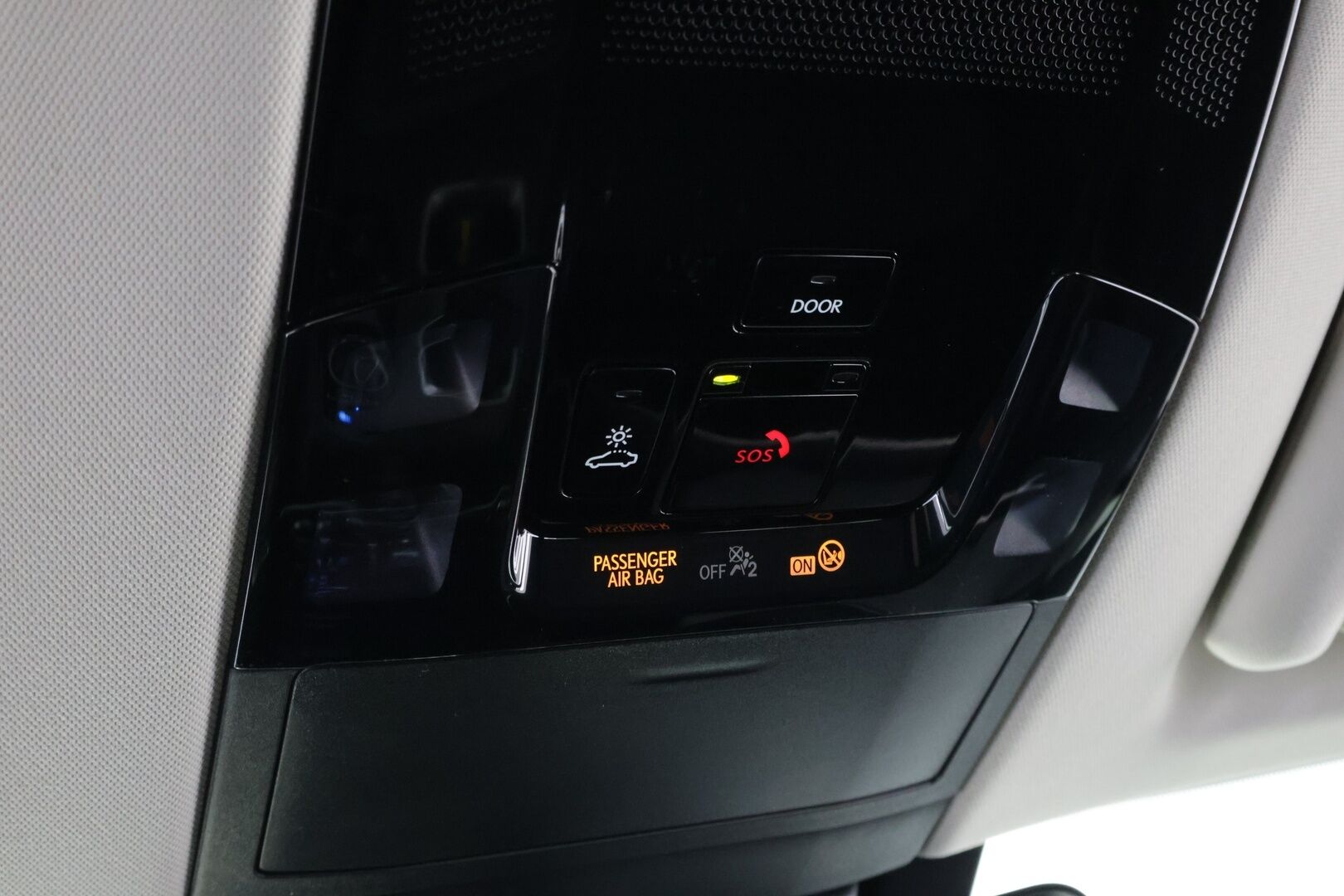Lexus RZ 2023 450e AWD Luxury - Adapt.Vakkari | Vetokoukku | Mark&Levinson | Himmentävä Panorama | HUD | Ilmastoidut Penkit | Upea