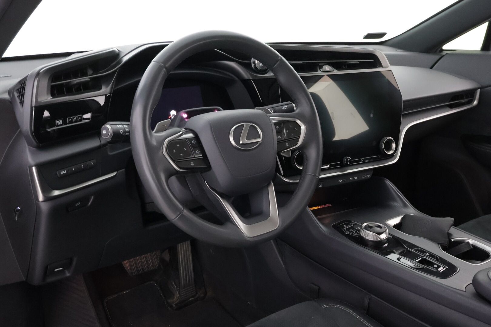 Lexus RZ 2023 450e AWD Luxury - Adapt.Vakkari | Vetokoukku | Mark&Levinson | Himmentävä Panorama | HUD | Ilmastoidut Penkit | Upea
