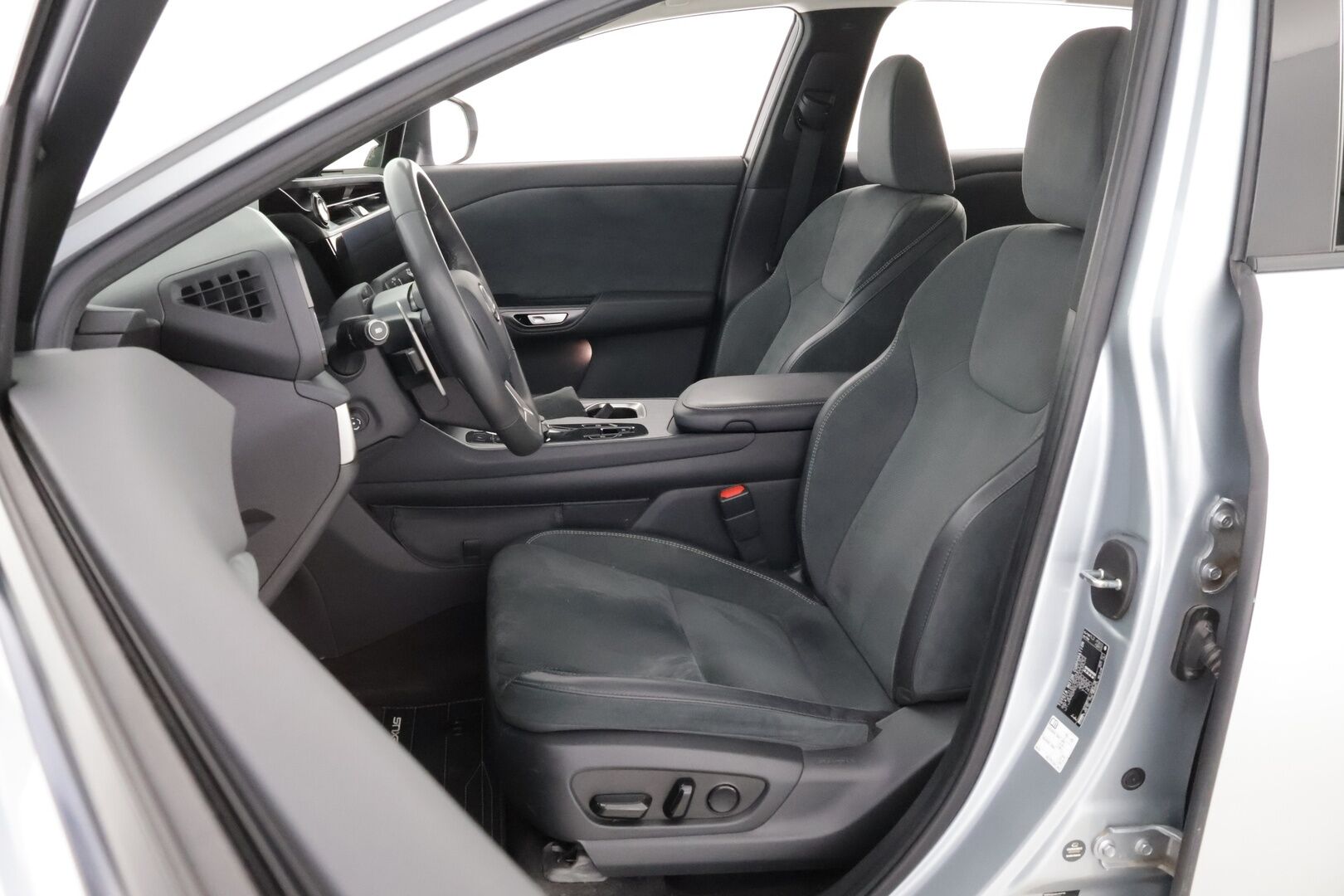 Lexus RZ 2023 450e AWD Luxury - Adapt.Vakkari | Vetokoukku | Mark&Levinson | Himmentävä Panorama | HUD | Ilmastoidut Penkit | Upea
