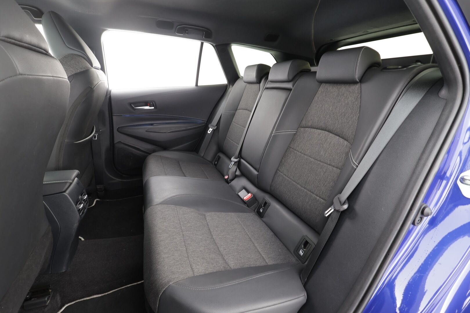 Toyota Corolla 2023 Touring Sports 1,8 Hybrid Launch Edition - | ACC | Lohko | LED | Ratinlämmitys | P.Kamera | Puolinahat | Apple&Android | Suomi-auto | Kahdet Renkaat | Merkkihuollettu |