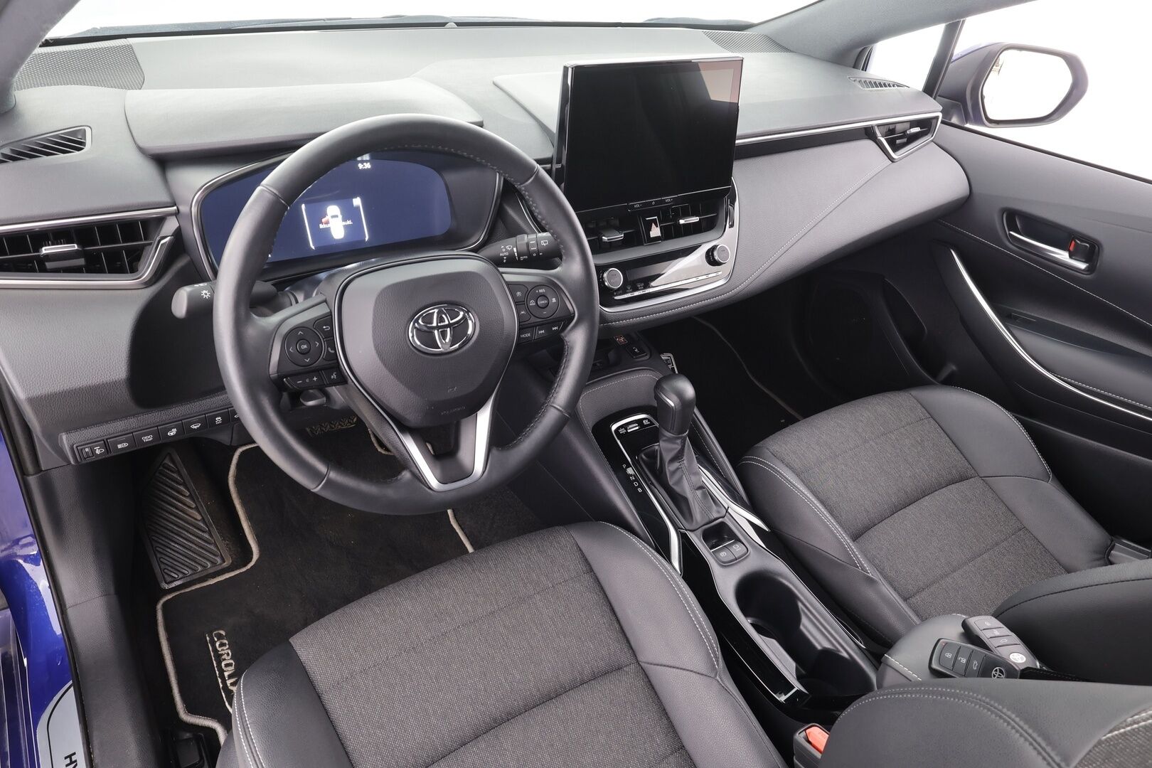 Toyota Corolla 2023 Touring Sports 1,8 Hybrid Launch Edition - | ACC | Lohko | LED | Ratinlämmitys | P.Kamera | Puolinahat | Apple&Android | Suomi-auto | Kahdet Renkaat | Merkkihuollettu |