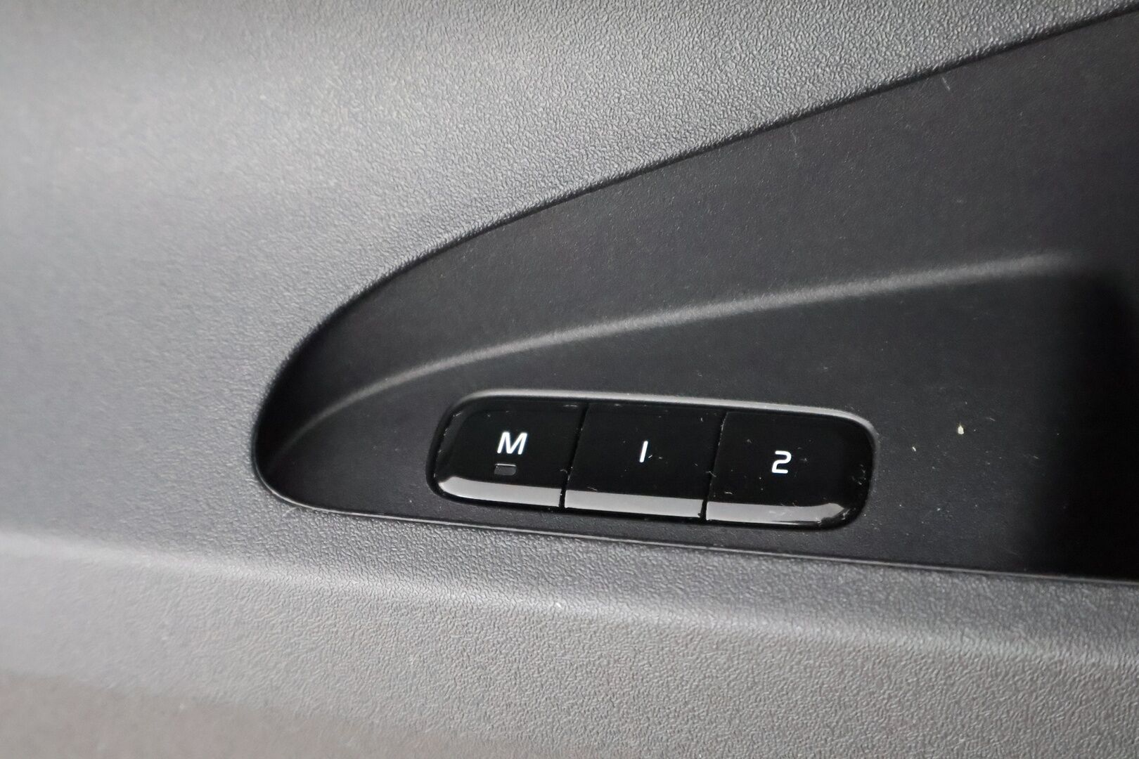 Polestar 2 2024 Long Range Single Motor Pilot & Plus Pack, 220kW, 82kWh - 3,99 % KORKOTARJOUS TÄHÄN AUTOON - 3,99 % KORKOTARJOUS TÄHÄN AUTOON - Lämpöpumppu / Pilot&Plus / Vetokoukku / Harman & Kardon / Pixel-LED / Panoraama / 360-Kamera / Suomiauto!